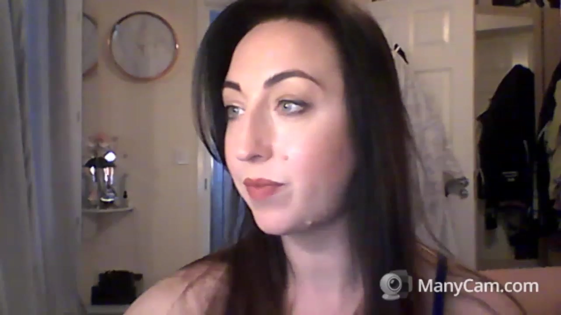 Gallery image thumbnail from MadisonFox1's myfreecams stream on, 01/27/2023, 12:18 image 15 of 20