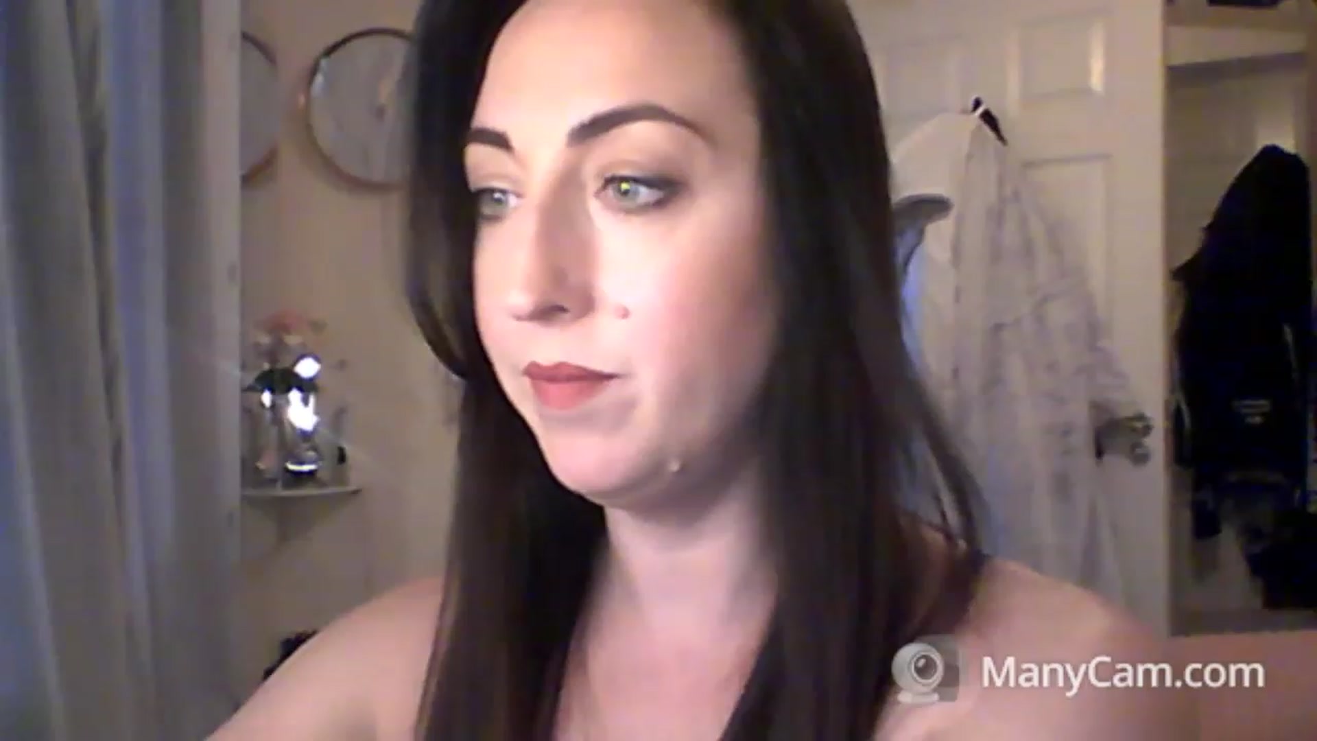 Gallery image thumbnail from MadisonFox1's myfreecams stream on, 01/27/2023, 12:18 image 8 of 20
