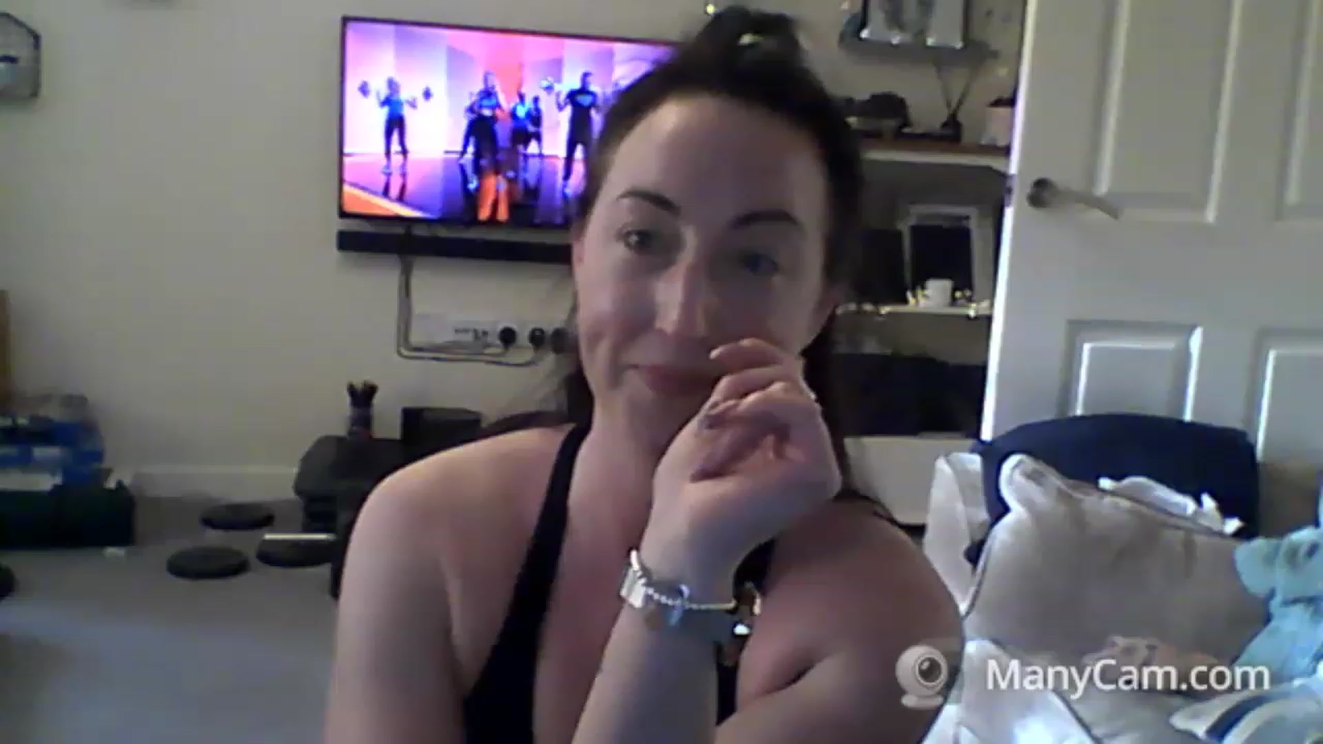 Gallery image thumbnail from MadisonFox1's myfreecams stream on, 02/03/2023, 10:16 image 6 of 20