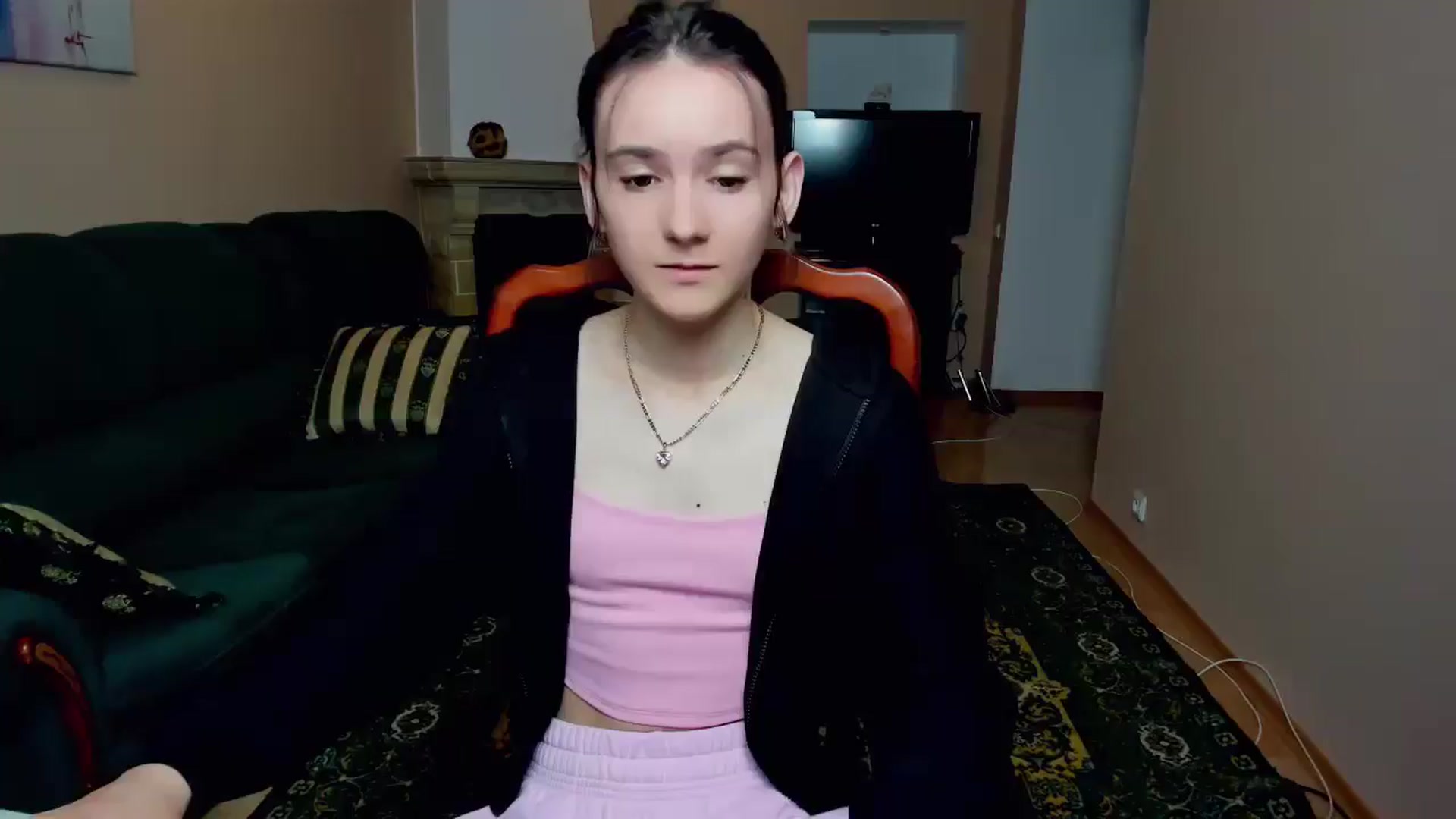 Gallery image thumbnail from Madison_Burke's myfreecams stream on, 07/03/2025, 24:03 image 15 of 20