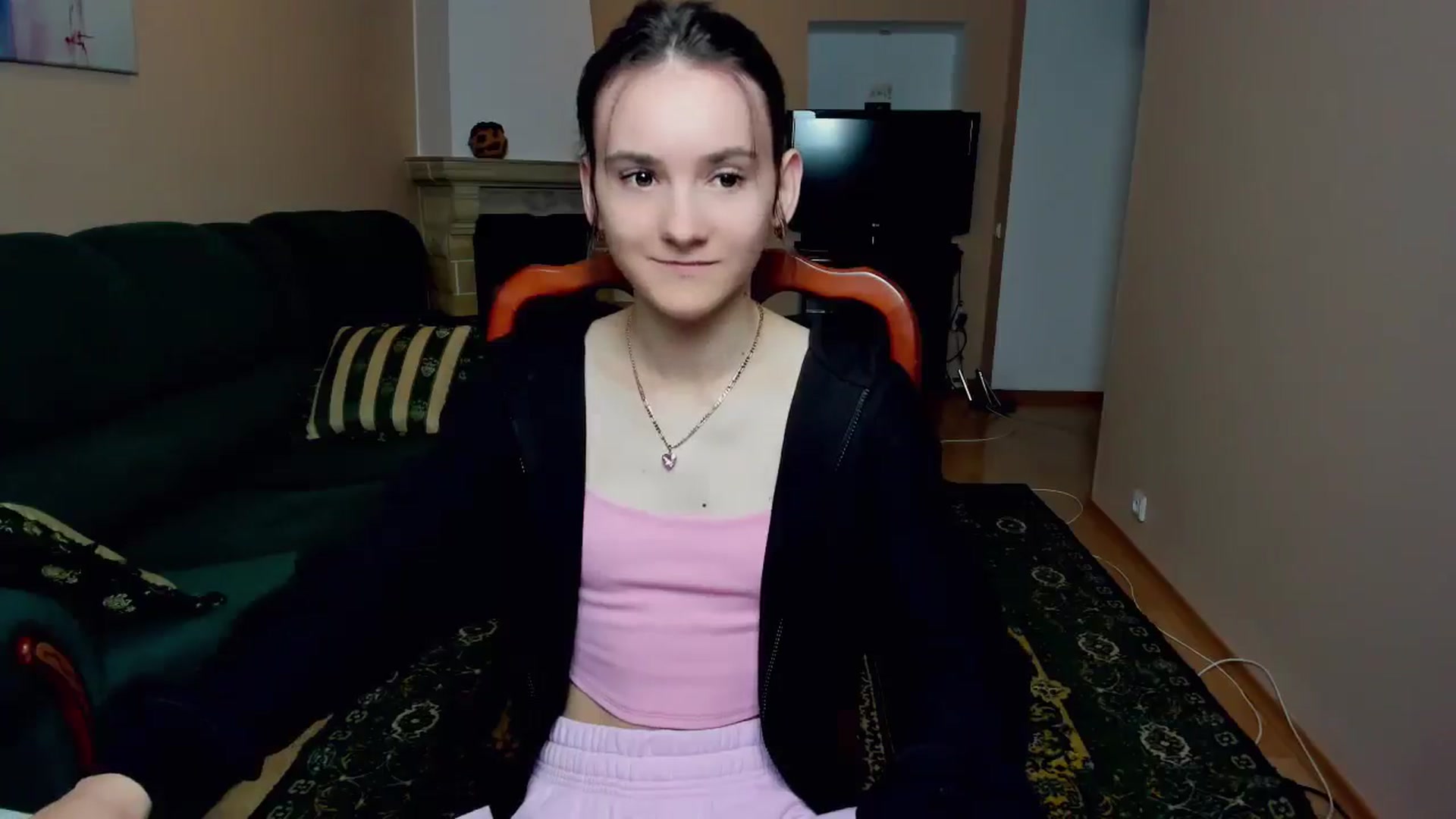 Gallery image thumbnail from Madison_Burke's myfreecams stream on, 07/03/2025, 24:03 image 16 of 20