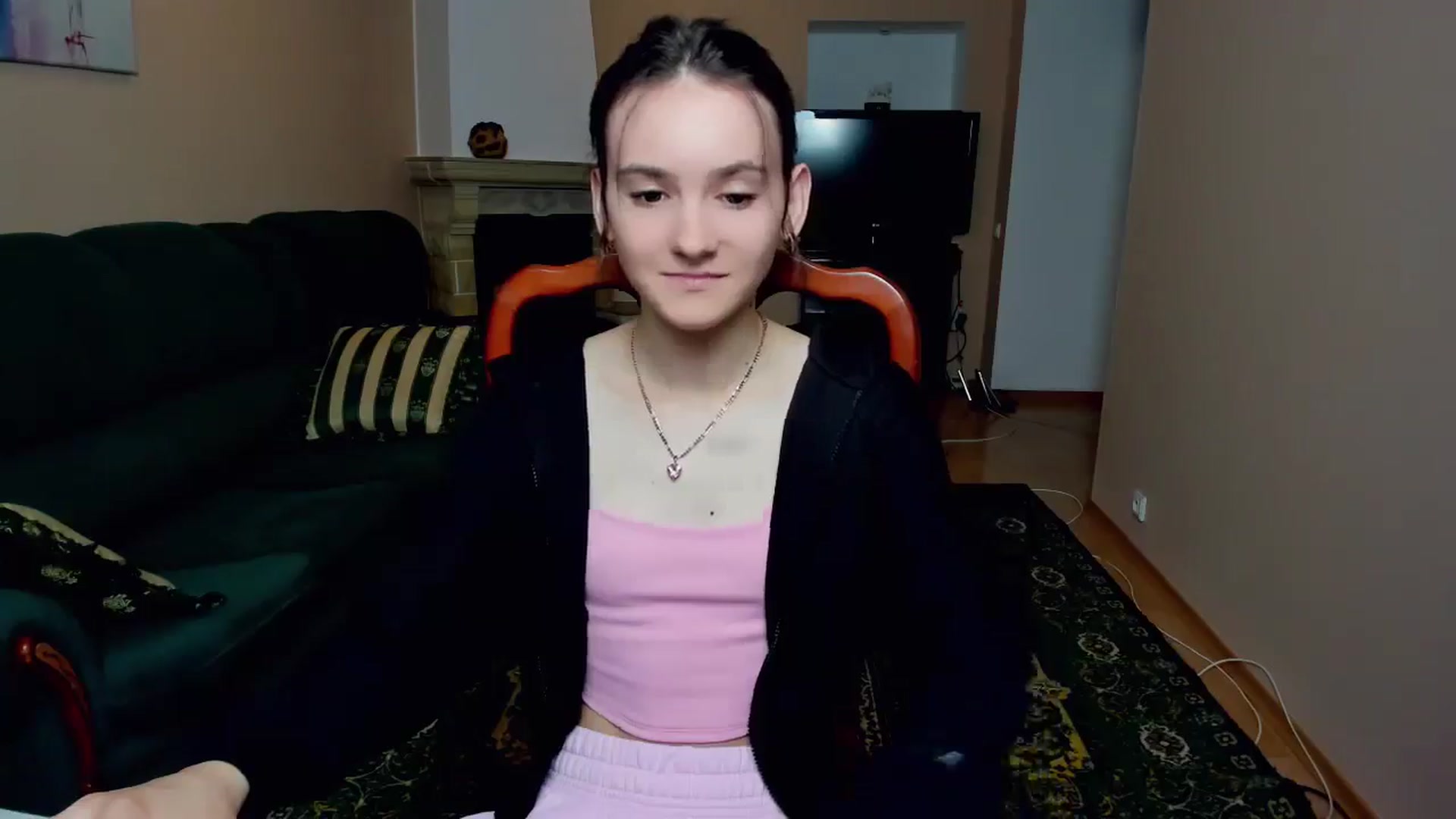 Gallery image thumbnail from Madison_Burke's myfreecams stream on, 07/03/2025, 24:03 image 8 of 20