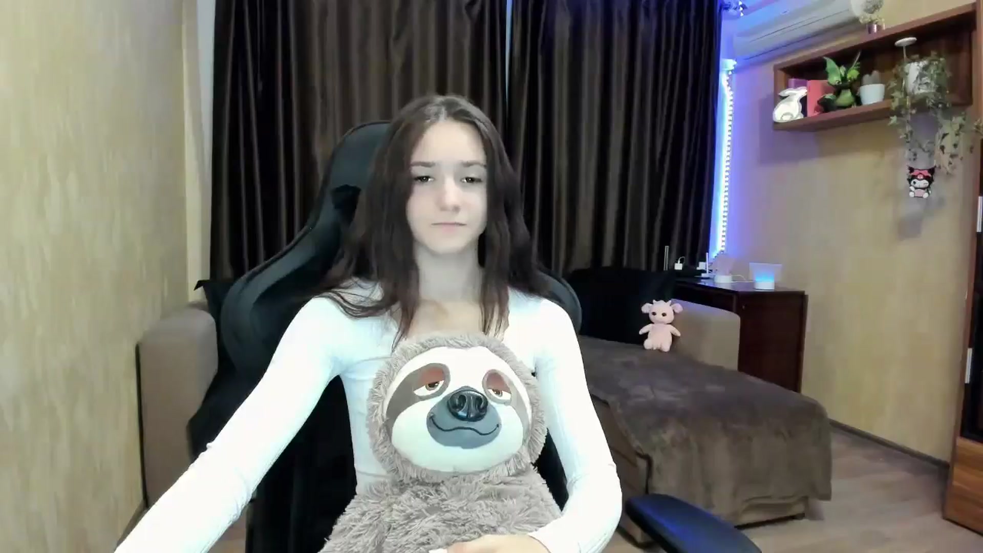 Gallery image thumbnail from Madison_Burke's myfreecams stream on, 08/12/2025, 02:36 image 13 of 20