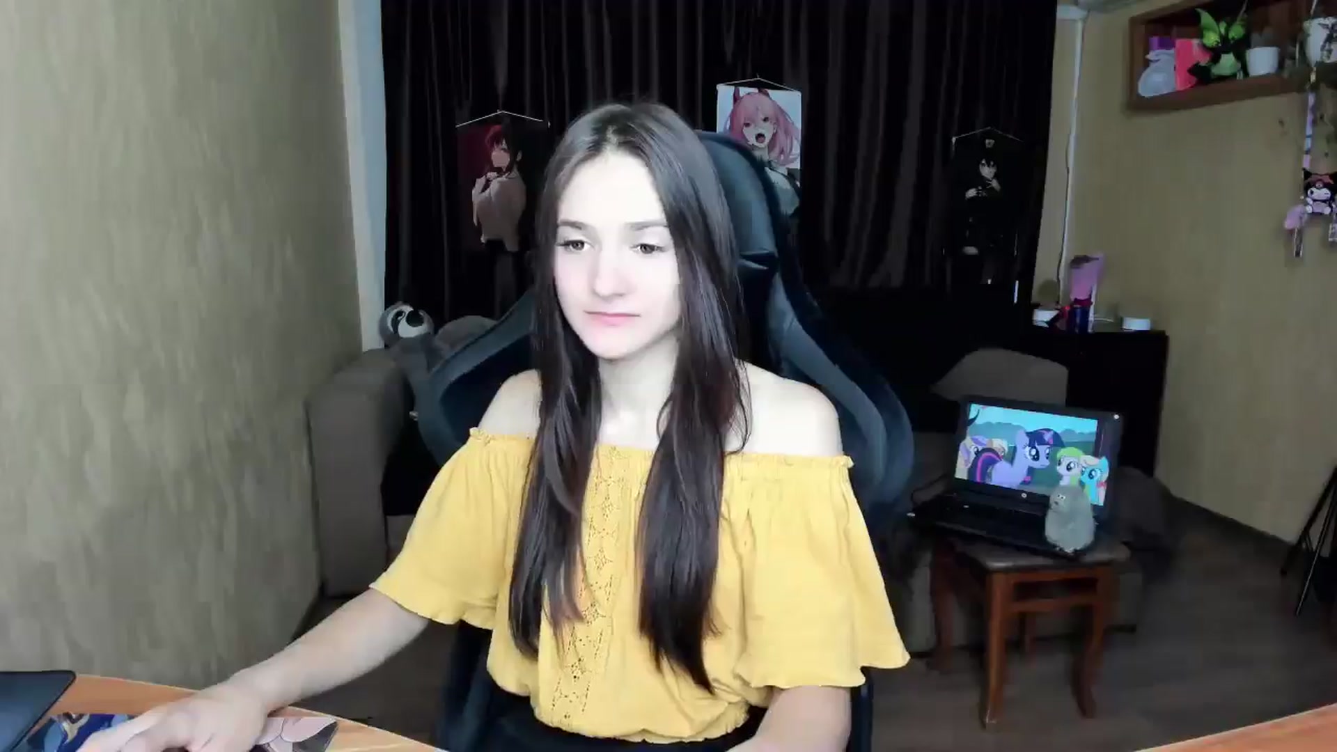 Gallery image thumbnail from Madison_Burke's myfreecams stream on, 08/18/2025, 17:02 image 10 of 20