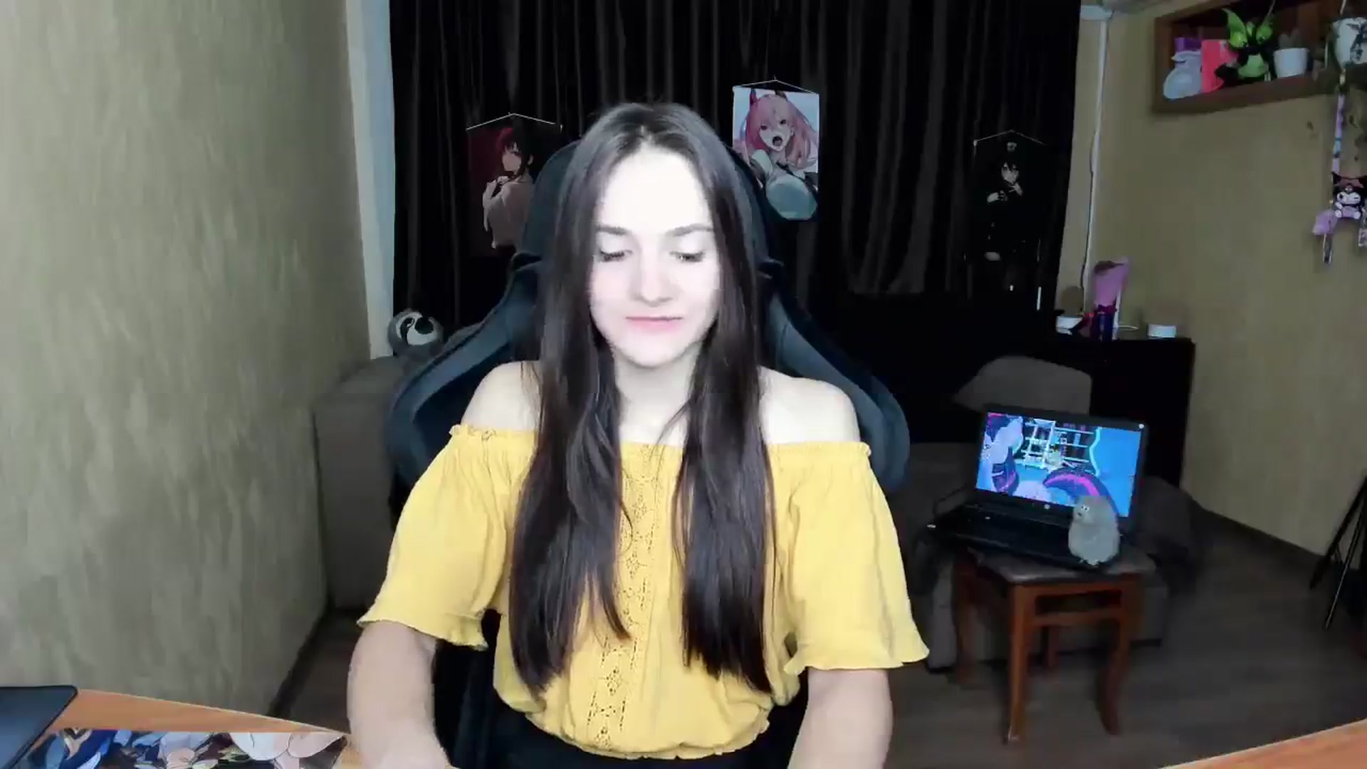 Gallery image thumbnail from Madison_Burke's myfreecams stream on, 08/18/2025, 17:02 image 3 of 20