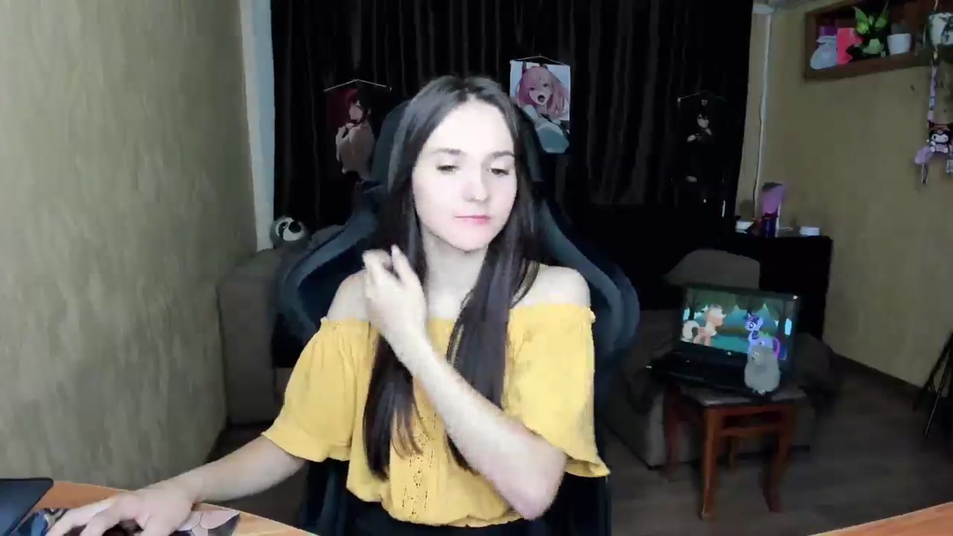 Gallery image thumbnail from Madison_Burke's myfreecams stream on, 08/18/2025, 17:02 image 9 of 20