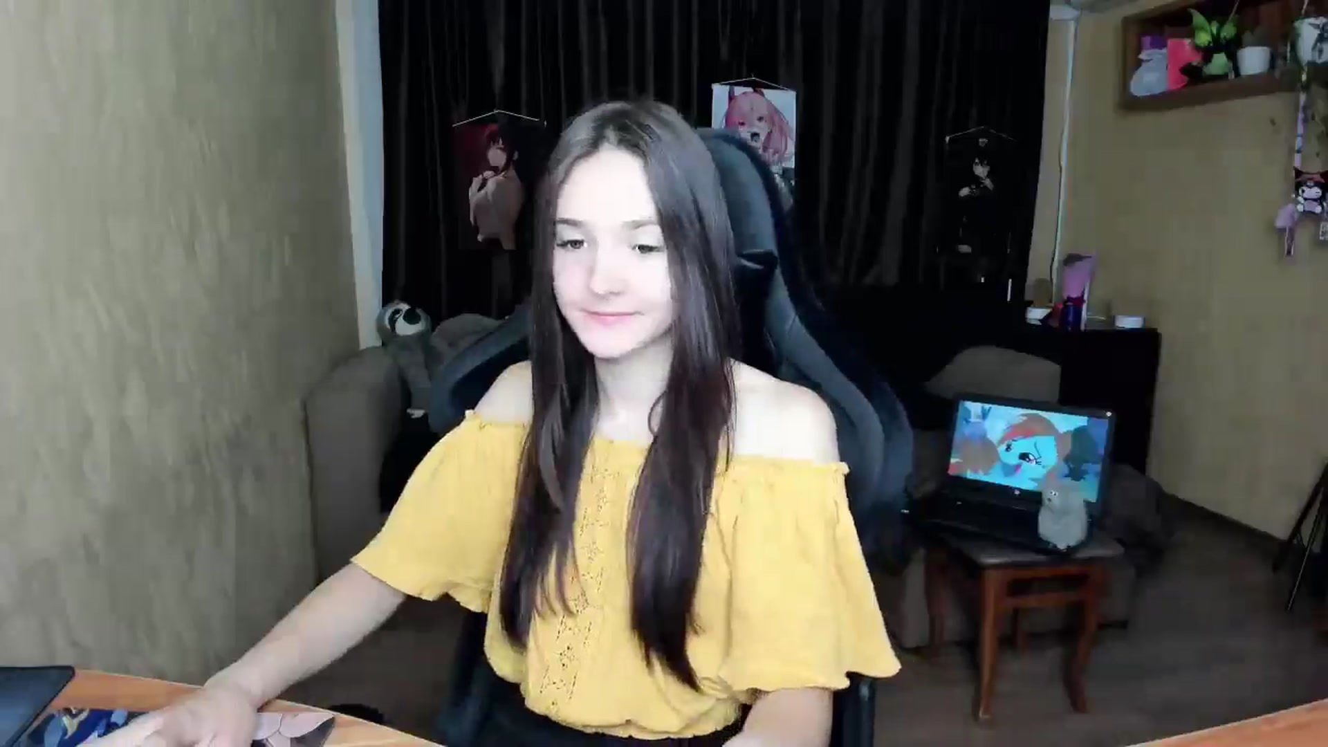 Gallery image thumbnail from Madison_Burke's myfreecams stream on, 08/18/2025, 17:02 image 12 of 20