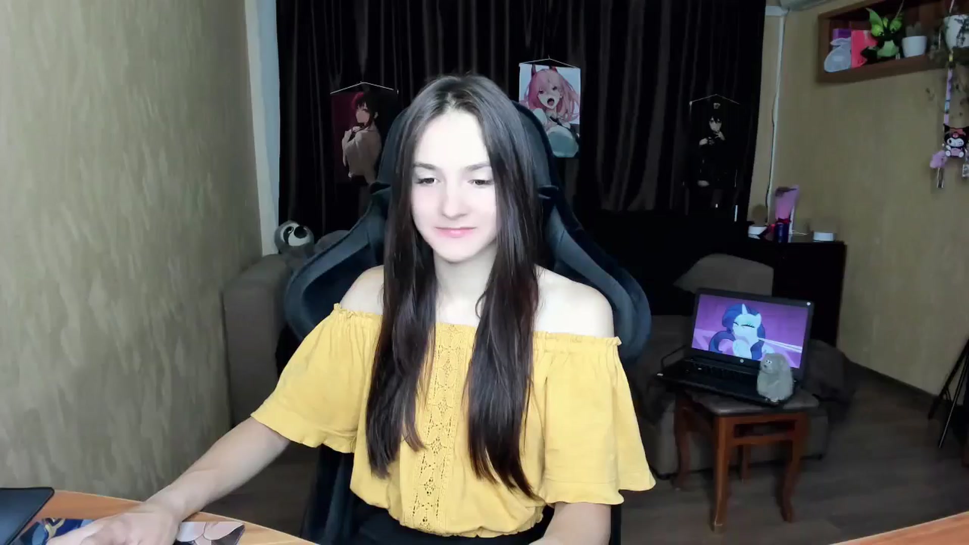 Gallery image thumbnail from Madison_Burke's myfreecams stream on, 08/18/2025, 17:02 image 18 of 20