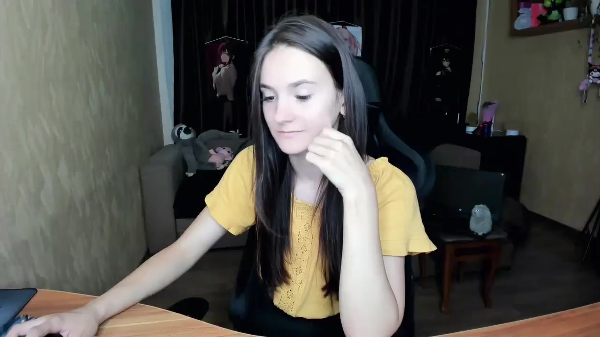 Gallery image thumbnail from Madison_Burke's myfreecams stream on, 08/18/2025, 19:16 image 16 of 20