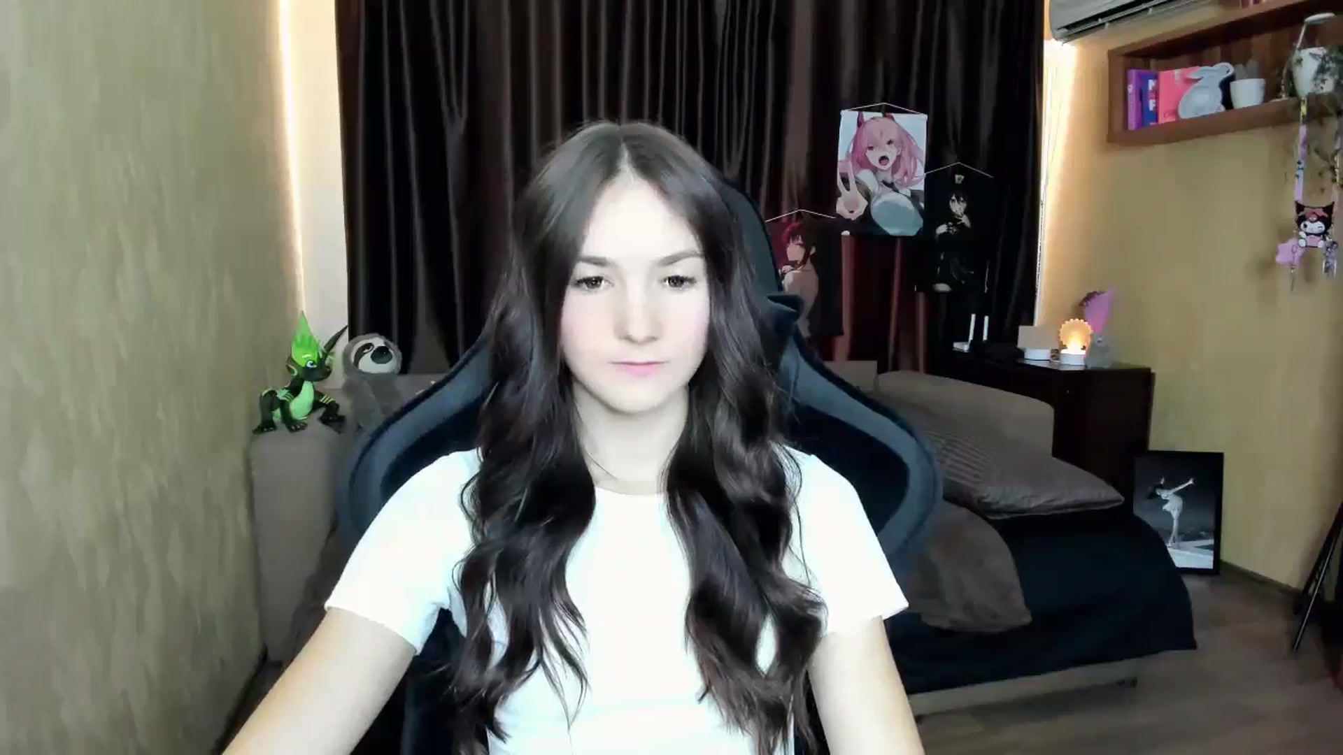 Gallery image thumbnail from Madison_Burke's myfreecams stream on, 08/29/2025, 10:47 image 16 of 20