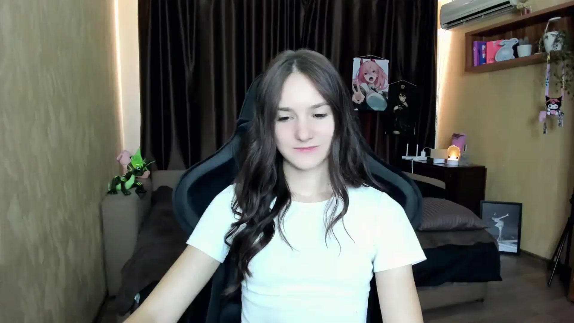 Gallery image thumbnail from Madison_Burke's myfreecams stream on, 08/30/2025, 10:02 image 19 of 20