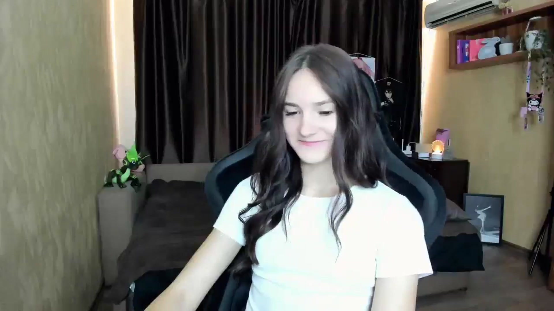 Gallery image thumbnail from Madison_Burke's myfreecams stream on, 08/30/2025, 10:02 image 12 of 20