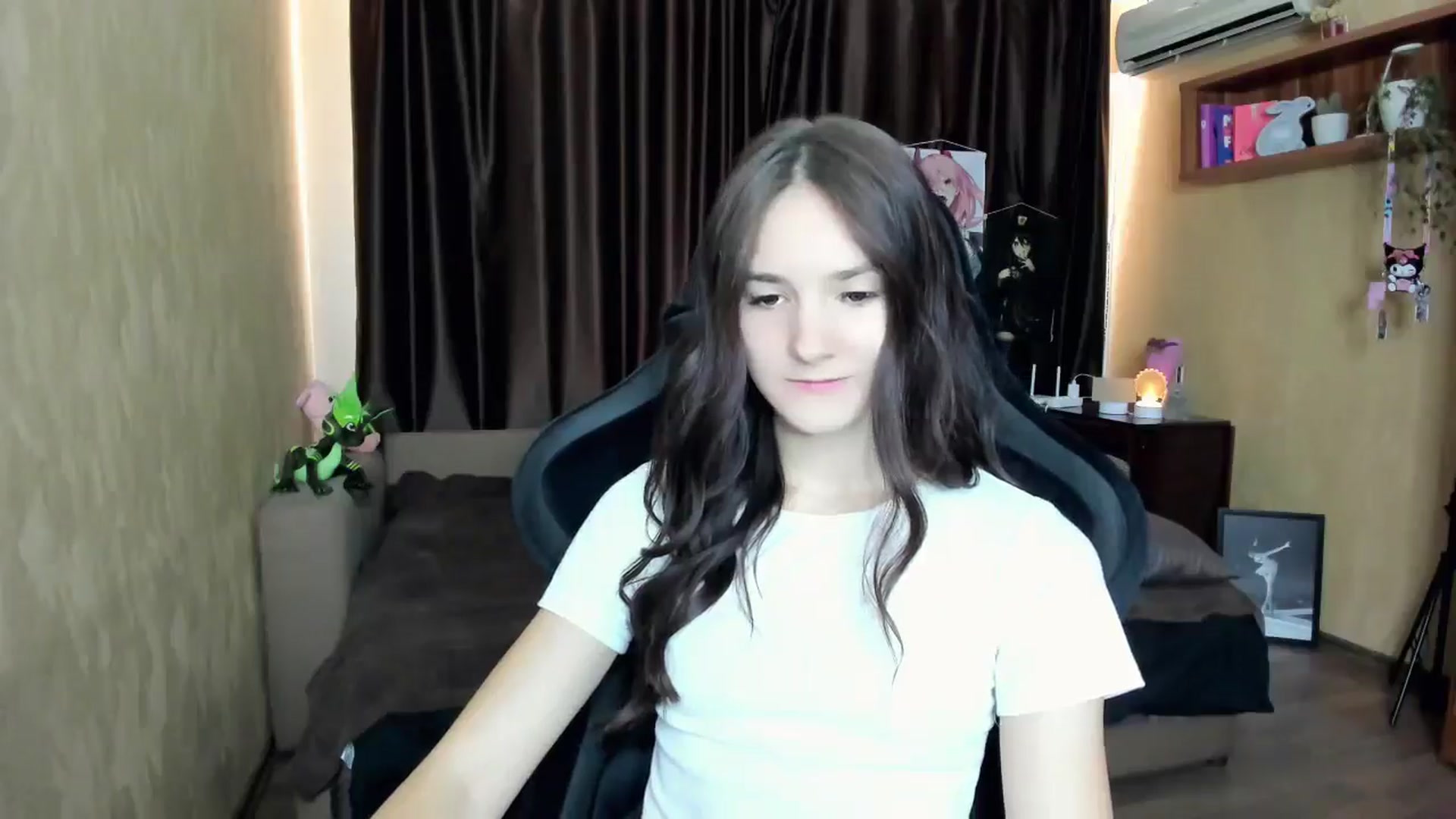 Gallery image thumbnail from Madison_Burke's myfreecams stream on, 08/30/2025, 10:02 image 13 of 20