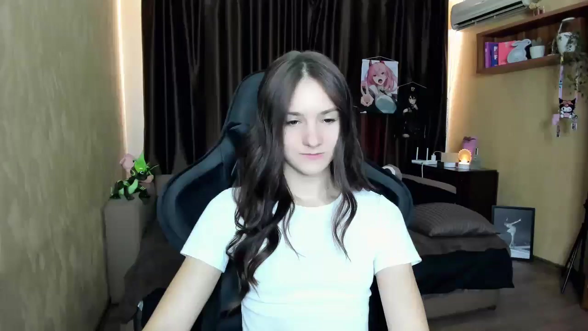 Gallery image thumbnail from Madison_Burke's myfreecams stream on, 08/30/2025, 10:02 image 17 of 20