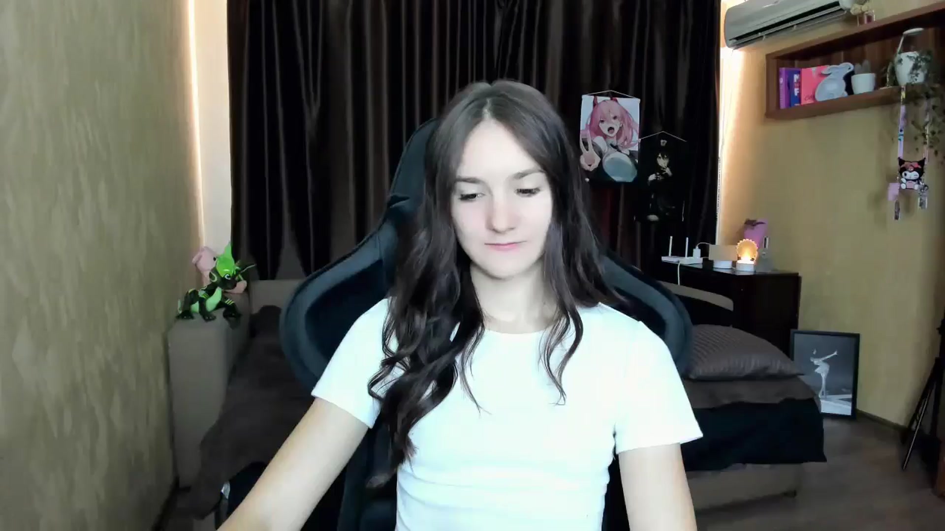 Gallery image thumbnail from Madison_Burke's myfreecams stream on, 08/30/2025, 10:02 image 16 of 20
