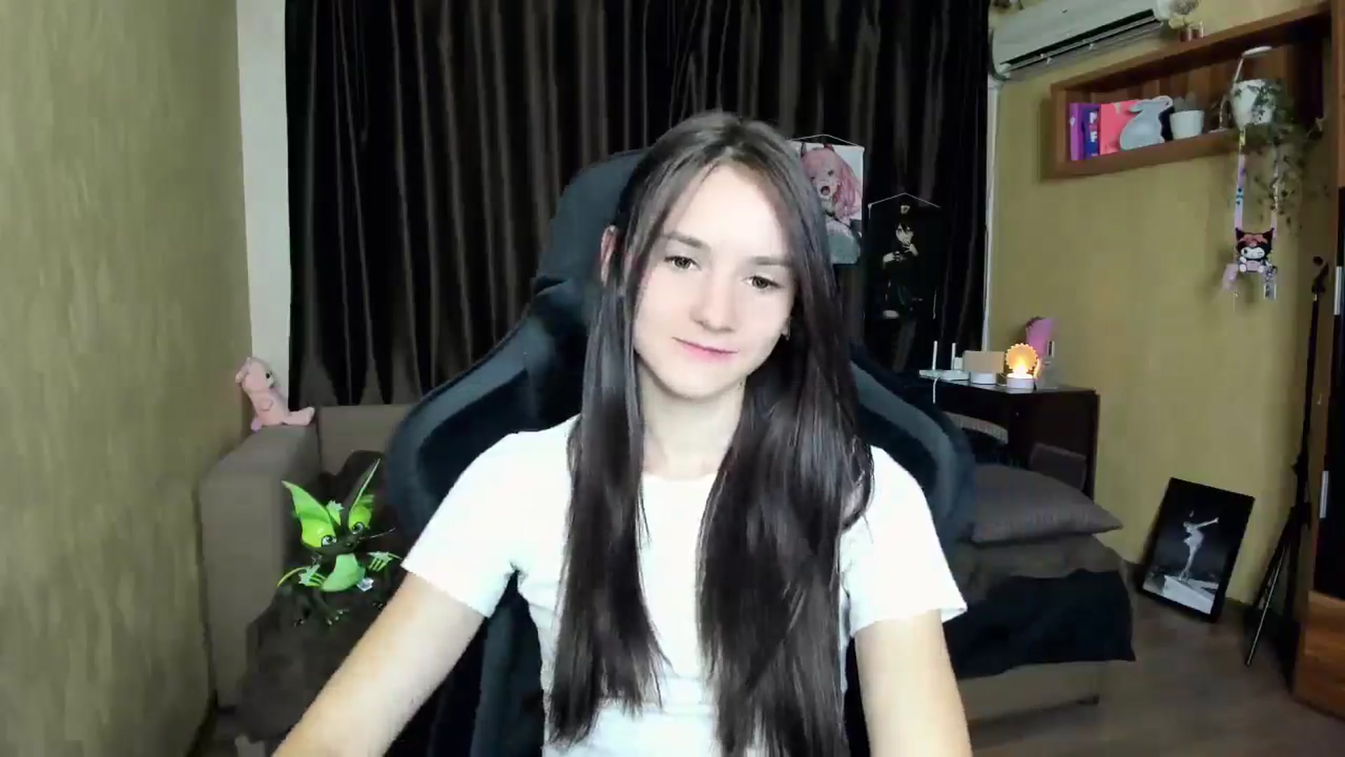 Gallery image thumbnail from Madison_Burke's myfreecams stream on, 08/30/2025, 17:59 image 3 of 20