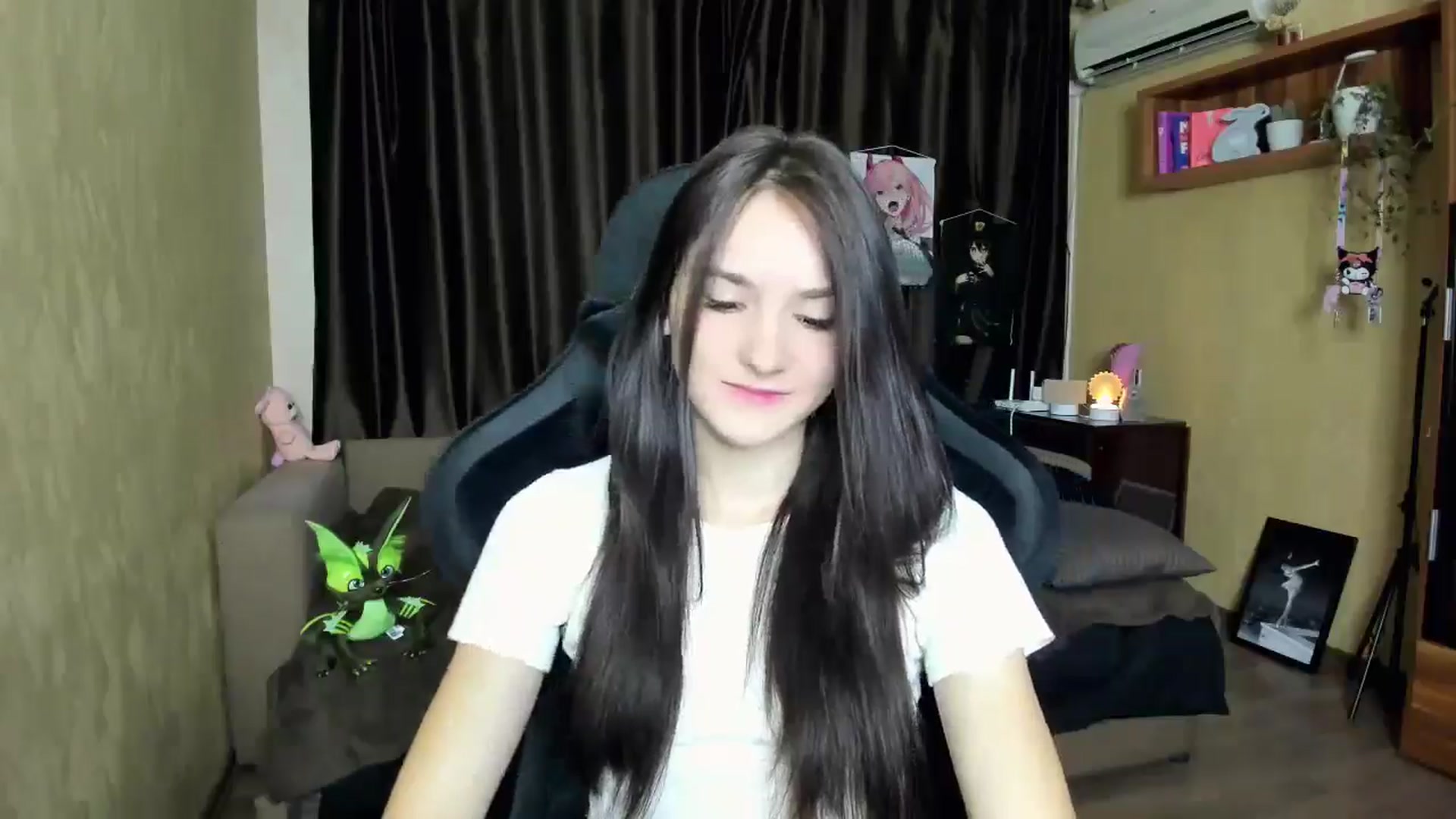 Gallery image thumbnail from Madison_Burke's myfreecams stream on, 08/30/2025, 17:59 image 12 of 20