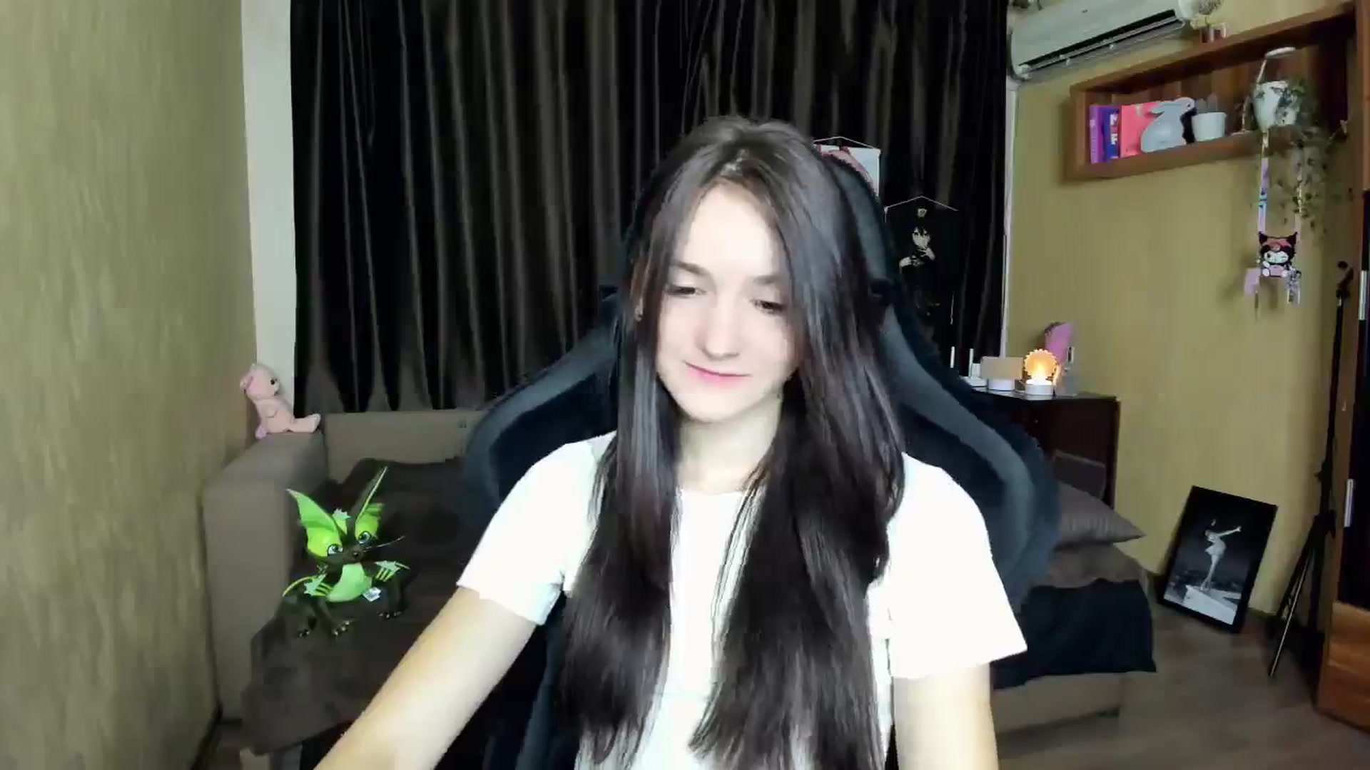 Gallery image thumbnail from Madison_Burke's myfreecams stream on, 08/30/2025, 17:59 image 17 of 20