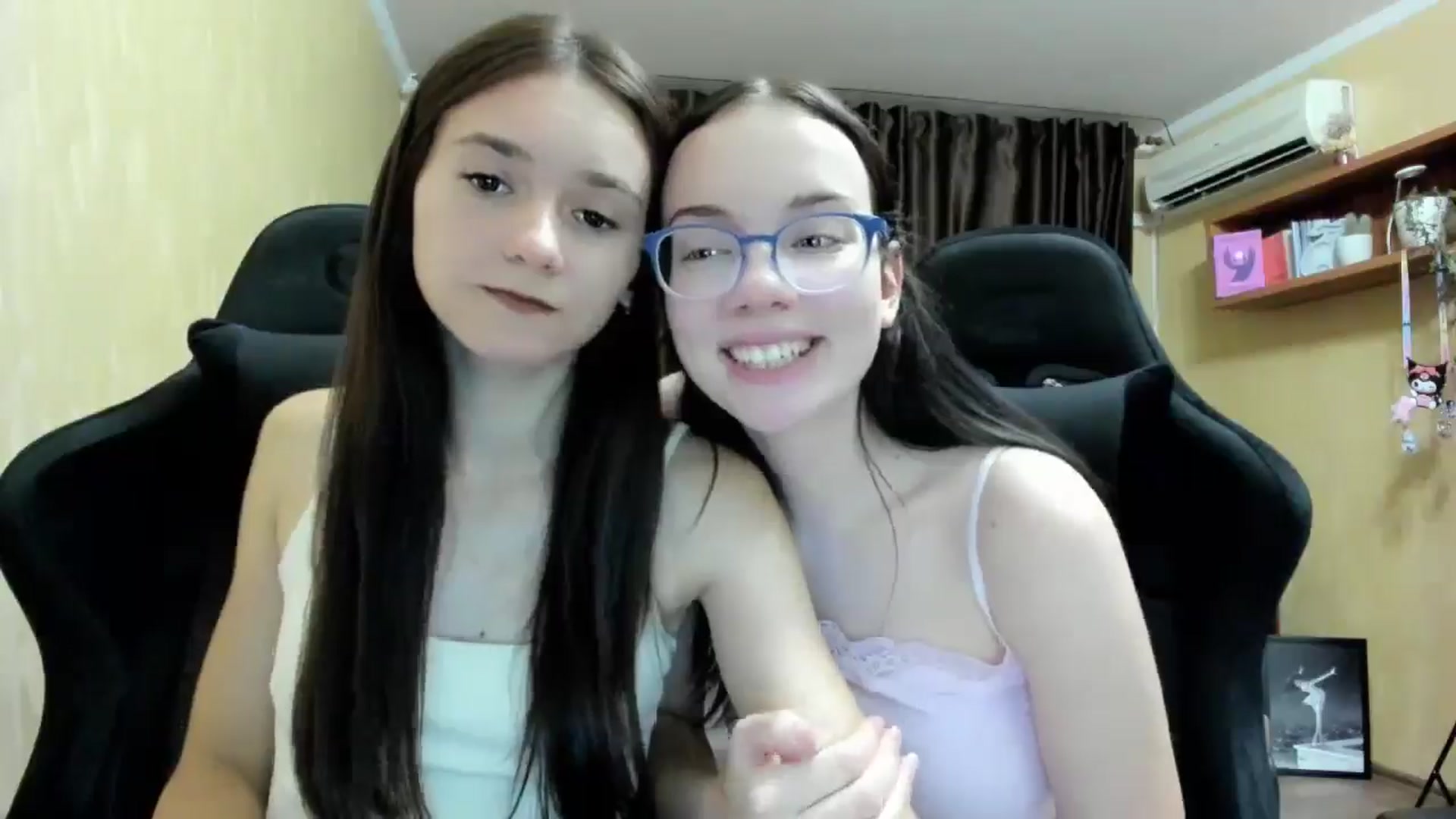 Gallery image thumbnail from Madison_Burke's myfreecams stream on, 09/14/2025, 22:17 image 16 of 20