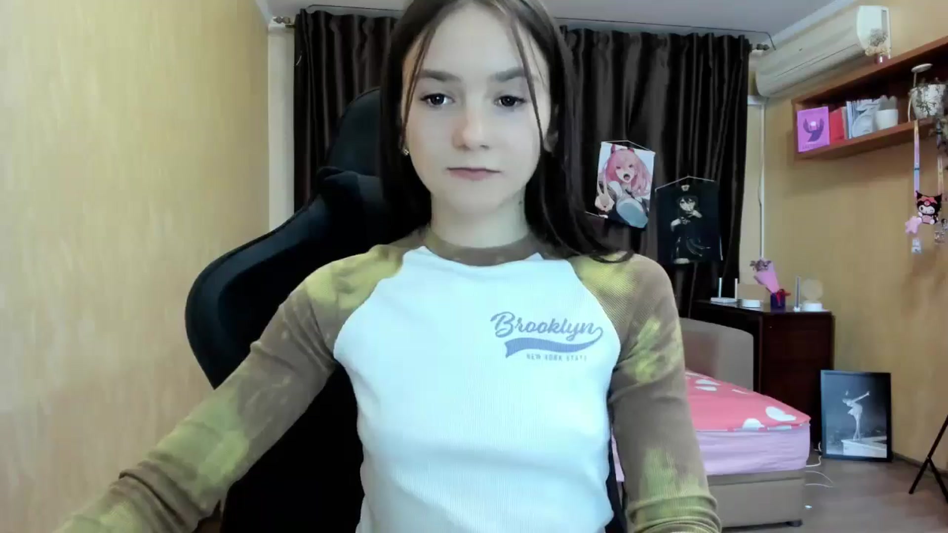 Gallery image thumbnail from Madison_Burke's myfreecams stream on, 09/15/2025, 18:25 image 15 of 20
