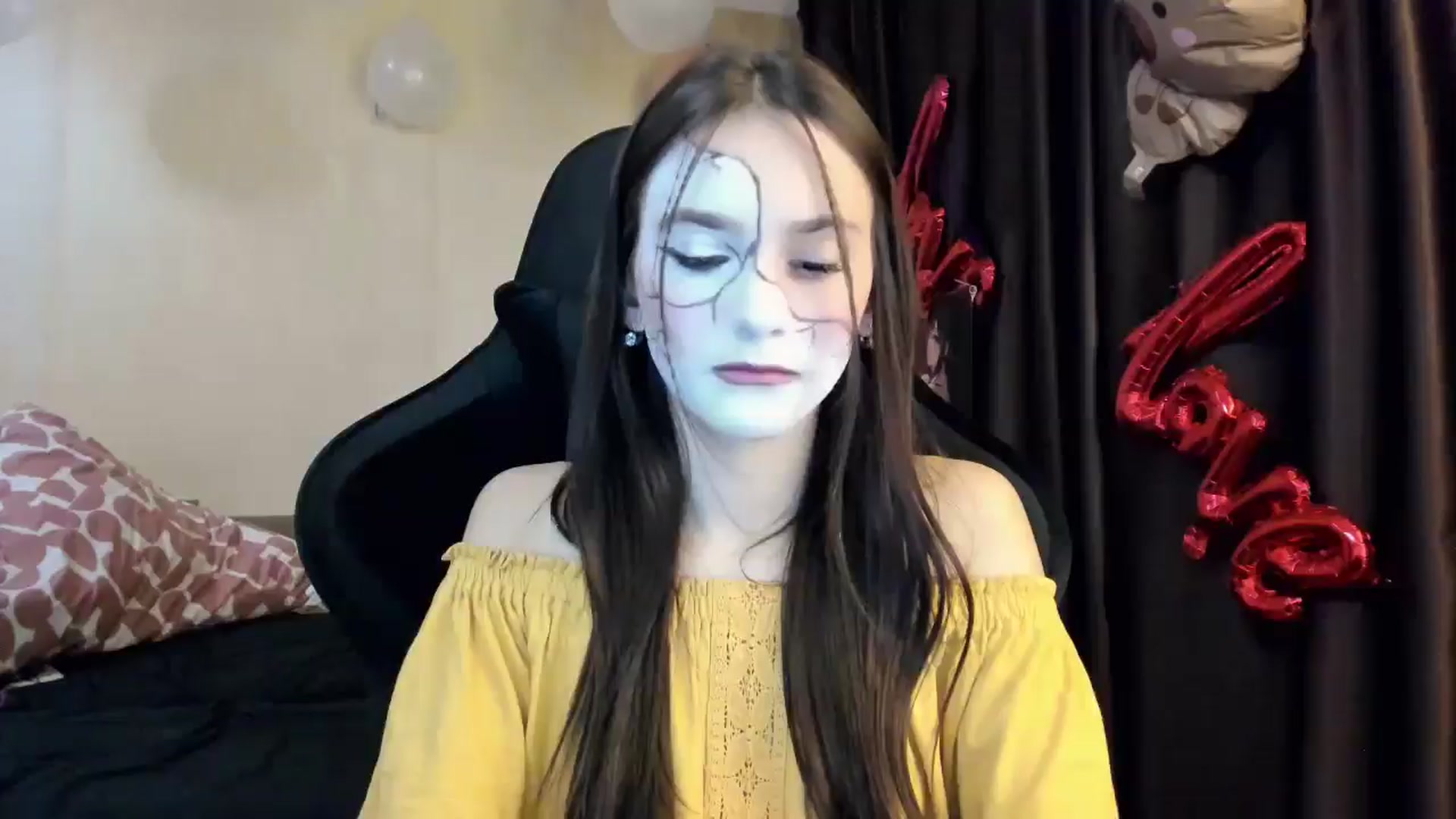 Gallery image thumbnail from Madison_Burke's myfreecams stream on, 10/30/2025, 20:04 image 11 of 20