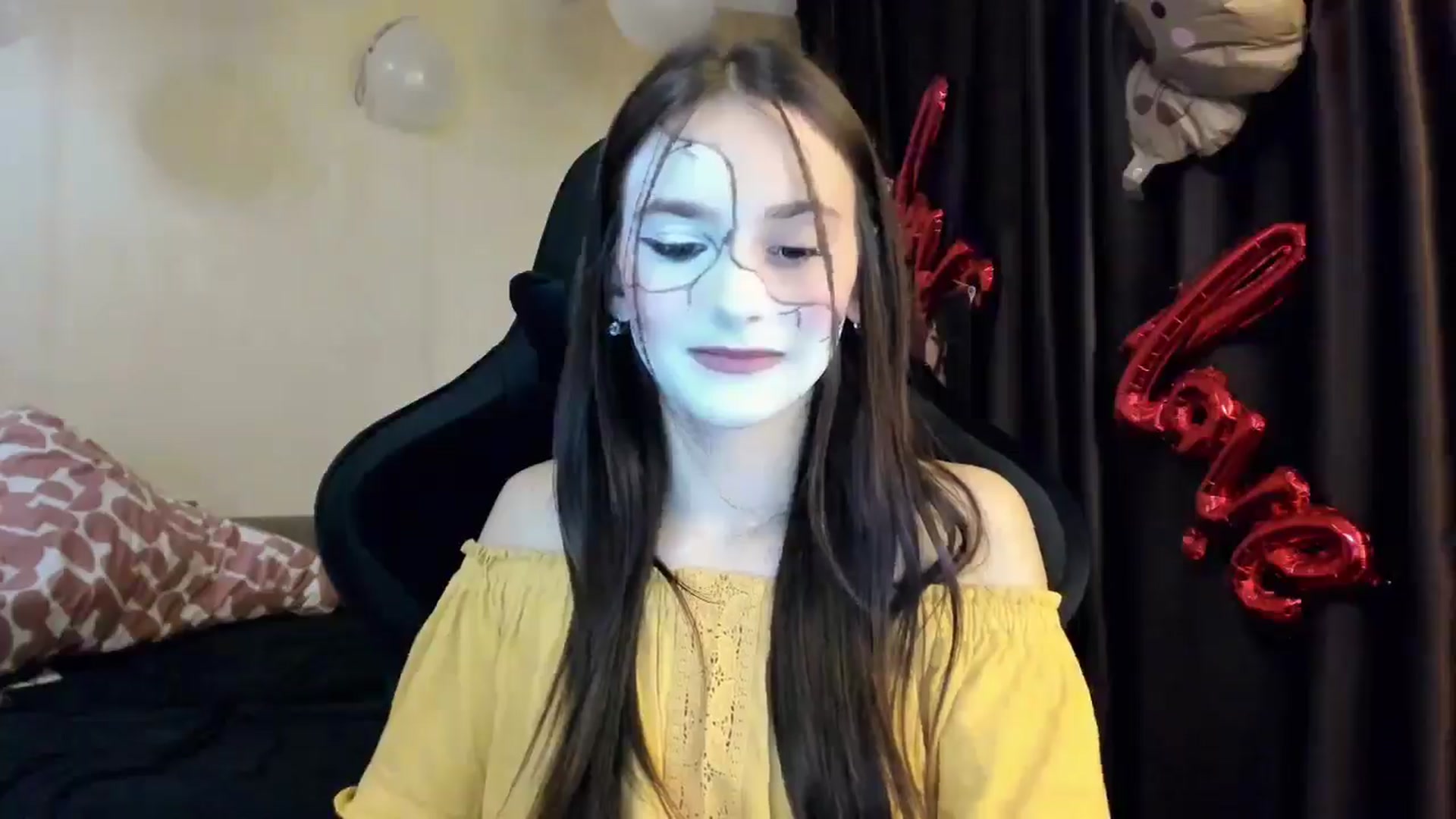 Gallery image thumbnail from Madison_Burke's myfreecams stream on, 10/30/2025, 20:04 image 7 of 20