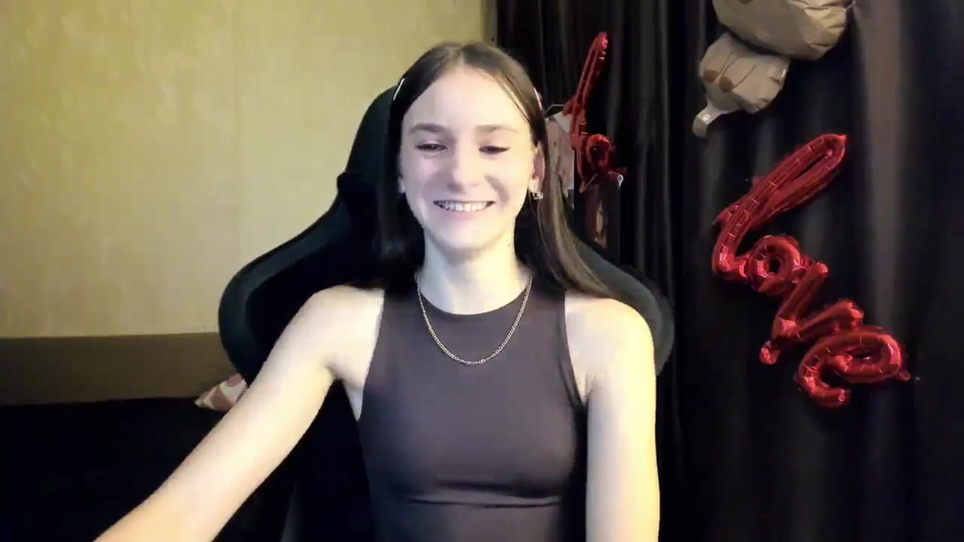 Gallery image thumbnail from Madison_Burke's myfreecams stream on, 11/05/2025, 23:10 image 14 of 20