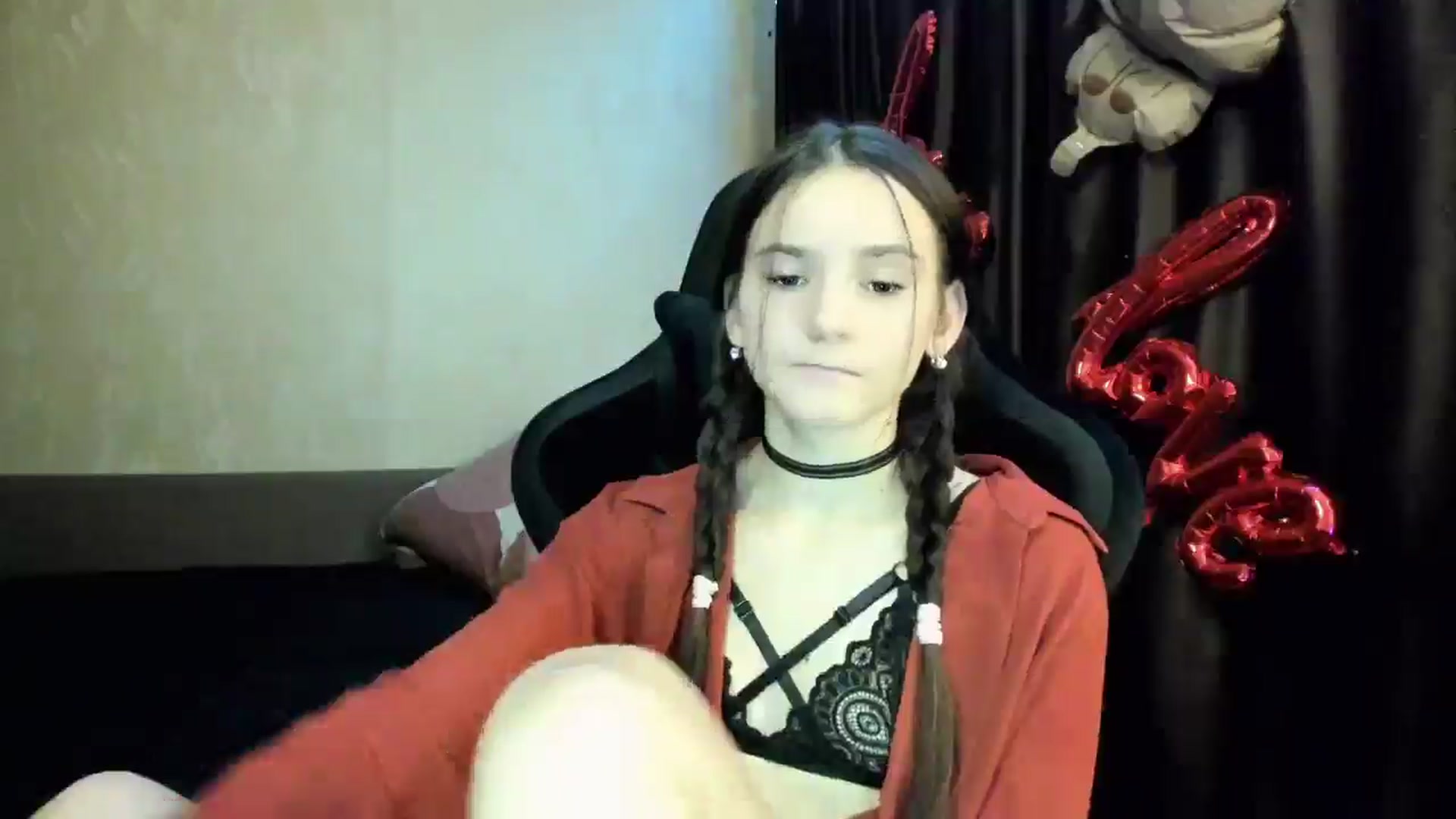 Gallery image thumbnail from Madison_Burke's myfreecams stream on, 11/06/2025, 22:59 image 17 of 20