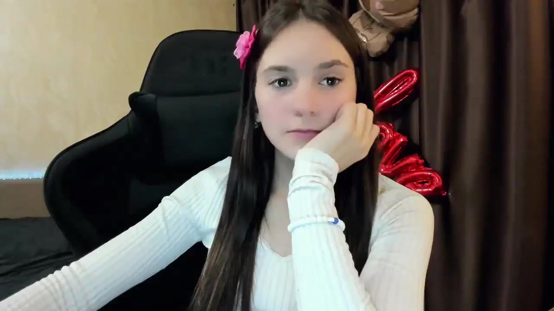 Gallery image thumbnail from Madison_Burke's myfreecams stream on, 11/07/2025, 19:13 image 11 of 20