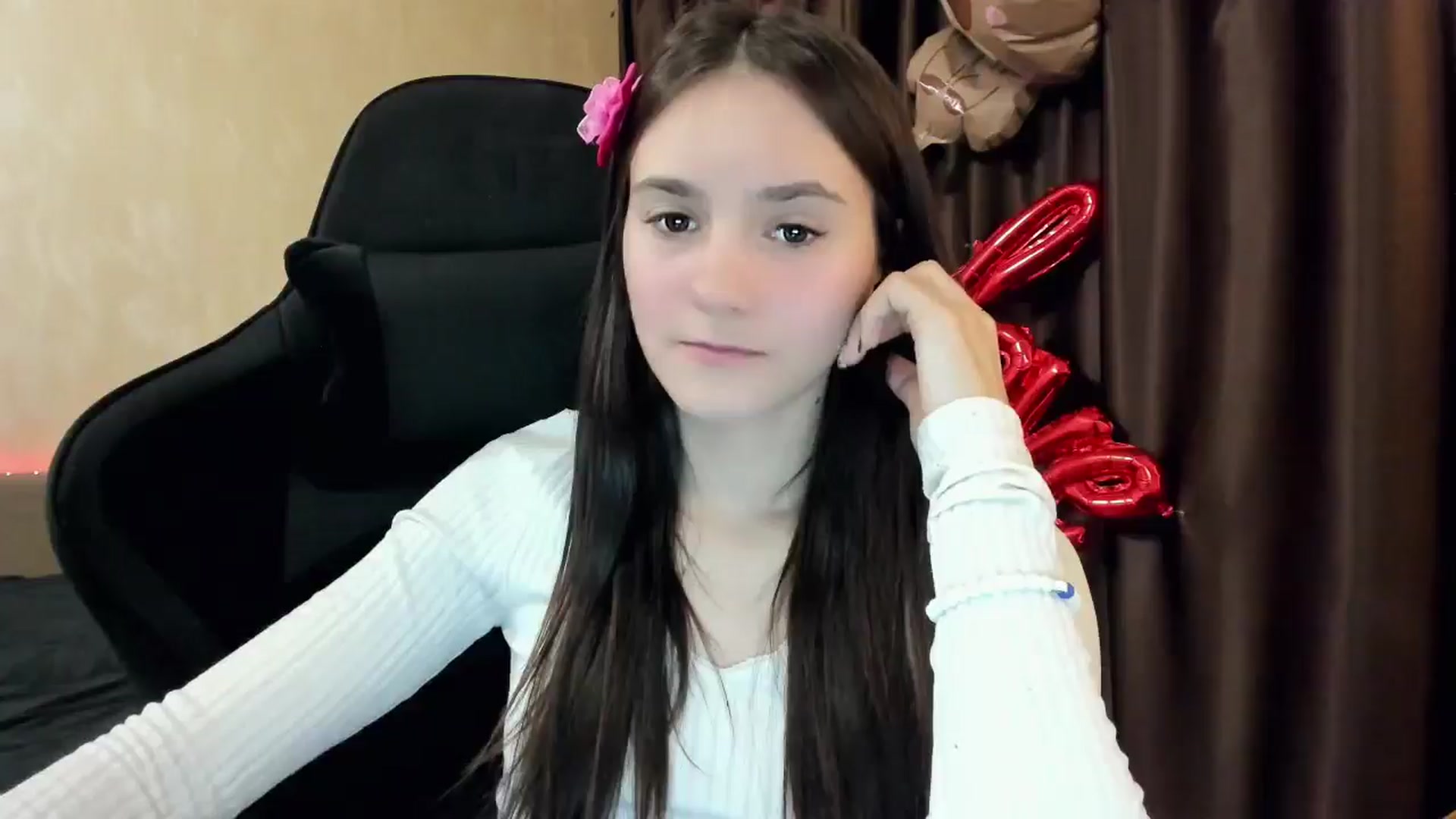 Gallery image thumbnail from Madison_Burke's myfreecams stream on, 11/07/2025, 19:13 image 3 of 20