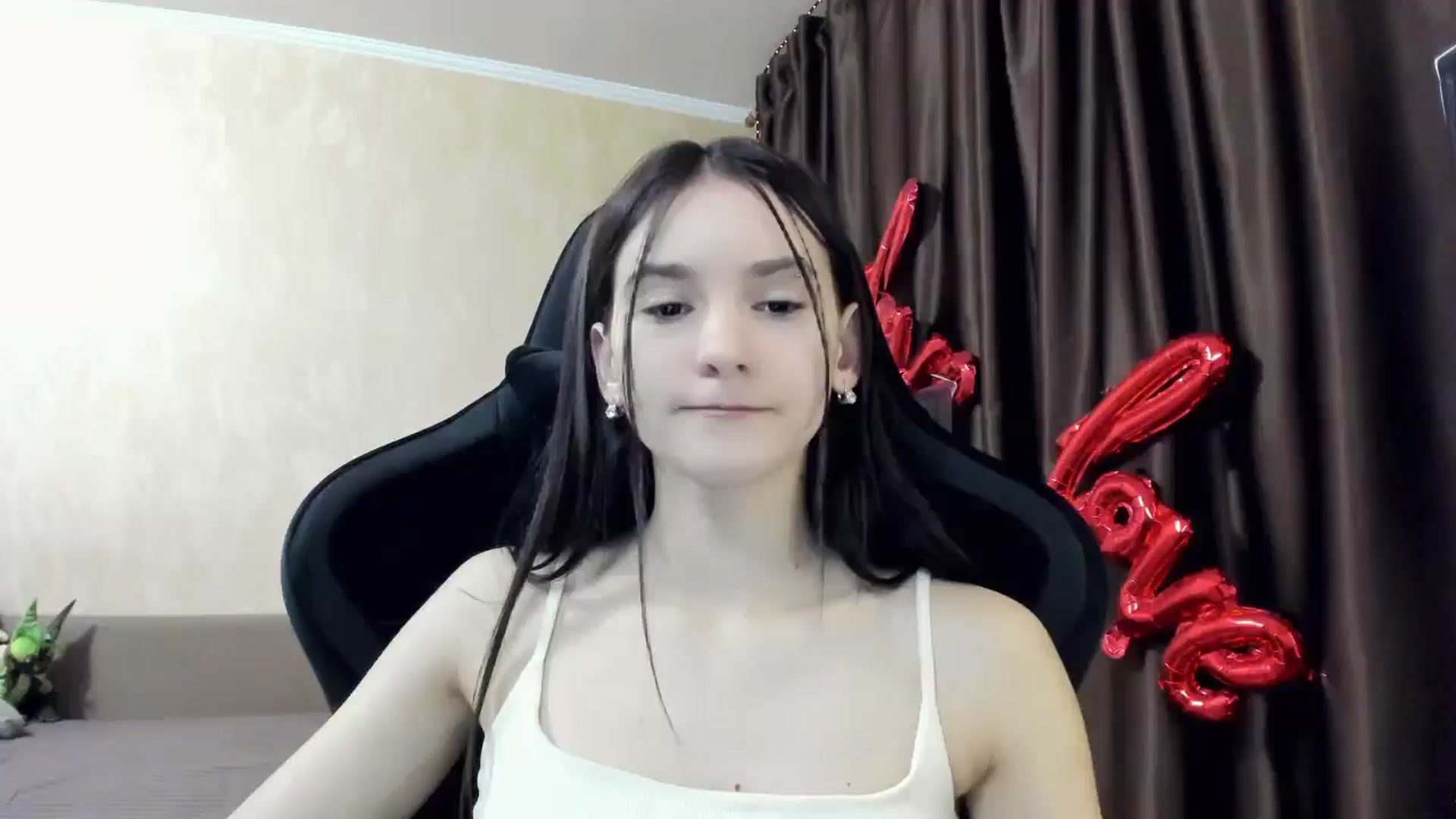 Gallery image thumbnail from Madison_Burke's myfreecams stream on, 12/02/2025, 24:21 image 1 of 20