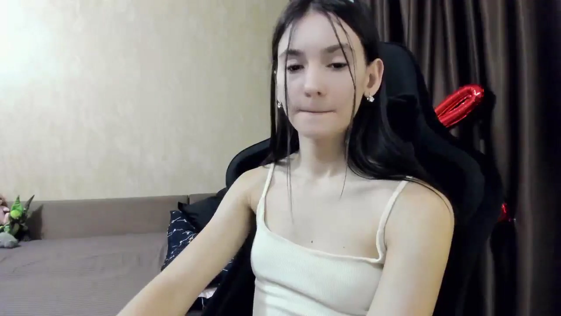 Gallery image thumbnail from Madison_Burke's myfreecams stream on, 12/02/2025, 24:21 image 18 of 20