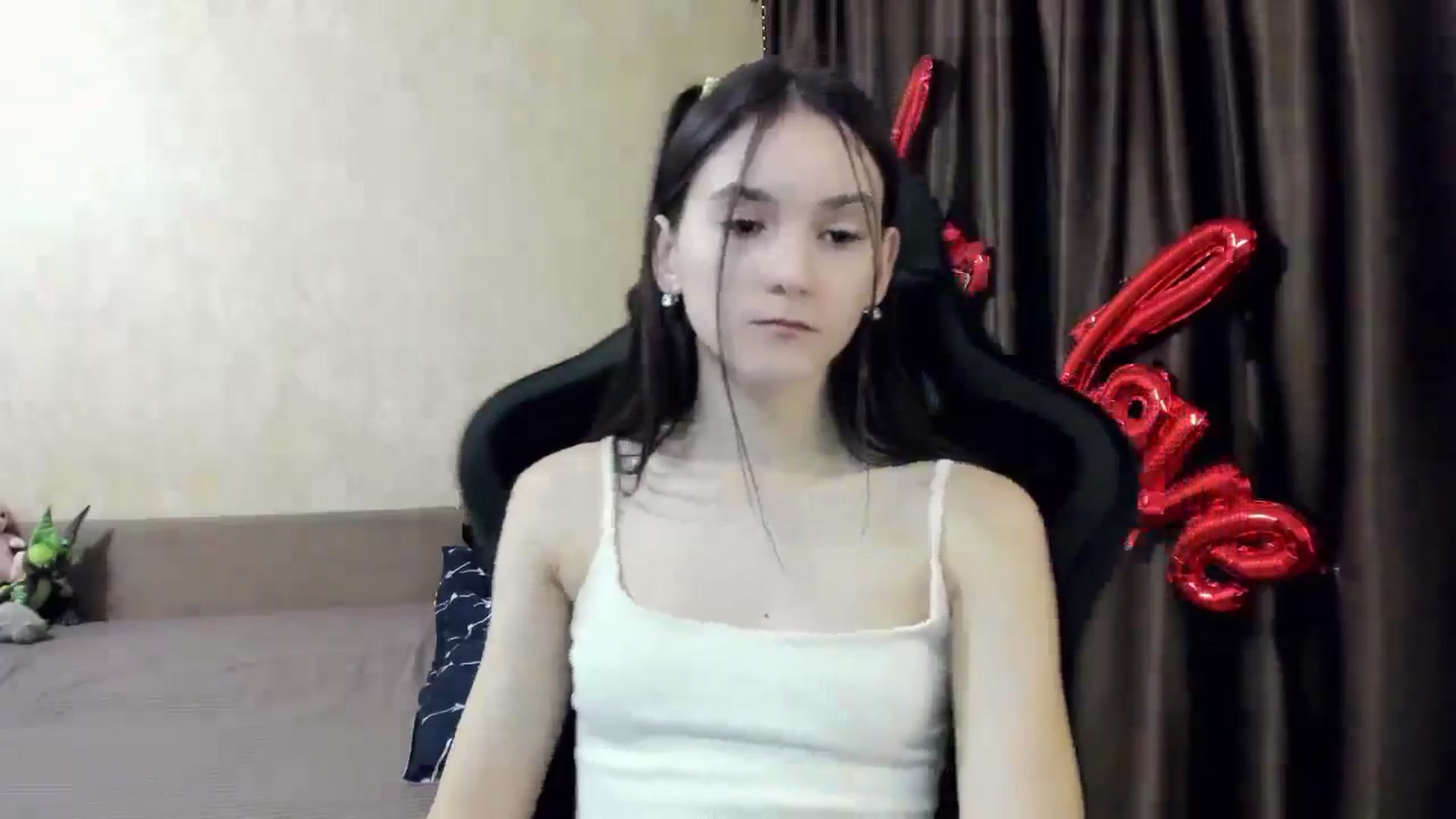 Gallery image thumbnail from Madison_Burke's myfreecams stream on, 12/02/2025, 24:21 image 17 of 20