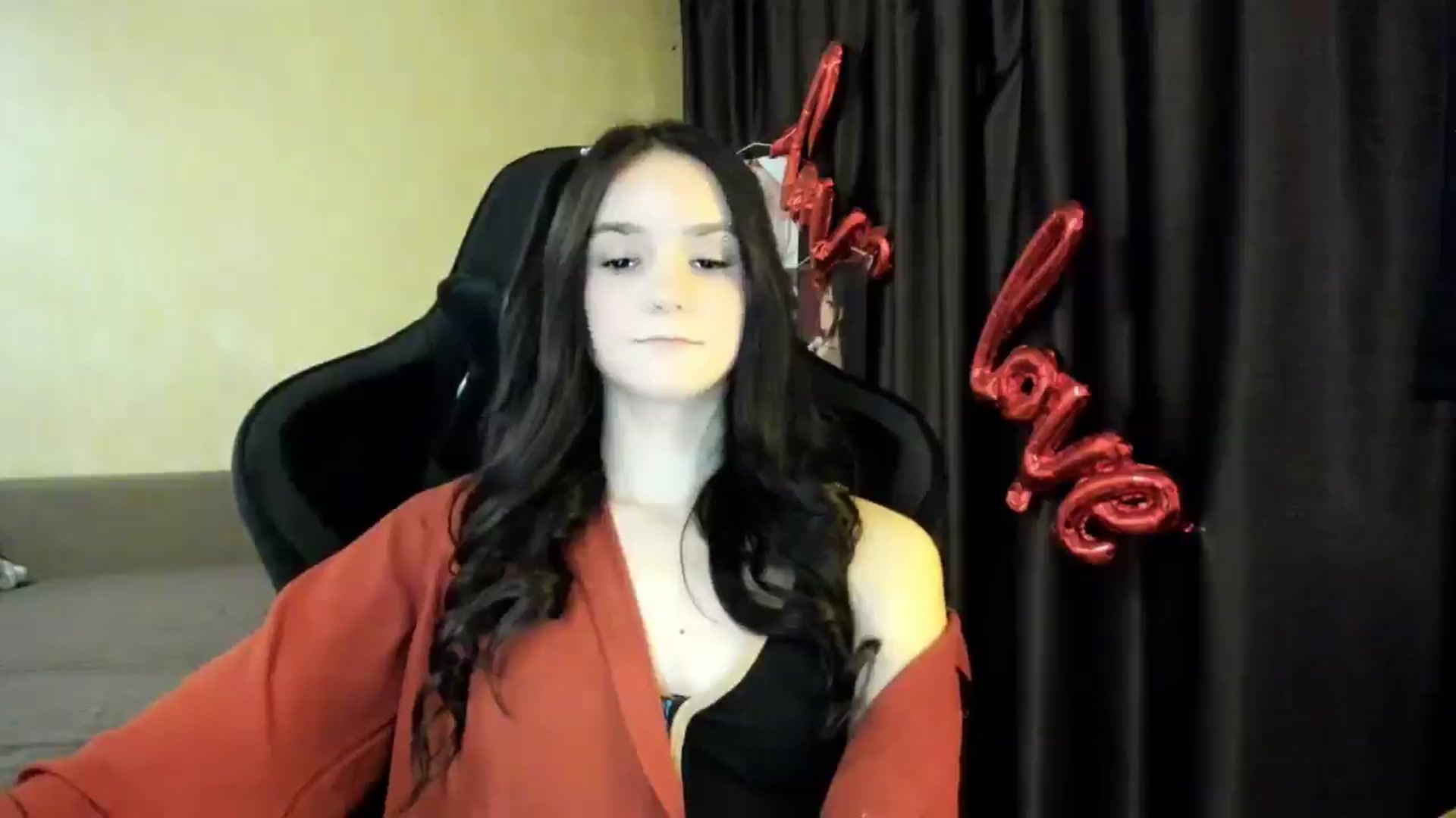 Gallery image thumbnail from Madison_Burke's myfreecams stream on, 12/10/2025, 21:57 image 17 of 20