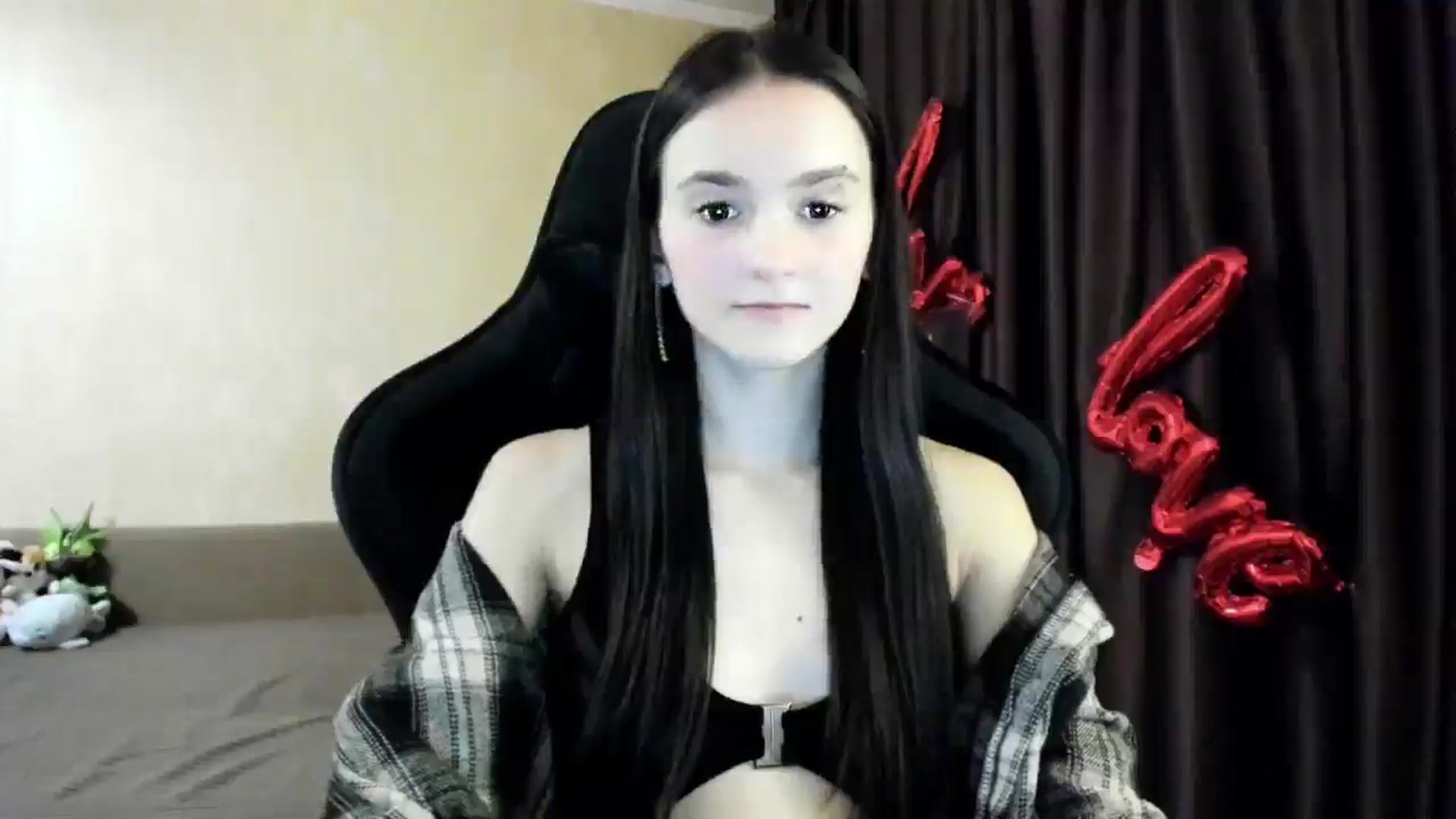 Gallery image thumbnail from Madison_Burke's myfreecams stream on, 12/13/2025, 17:53 image 10 of 20