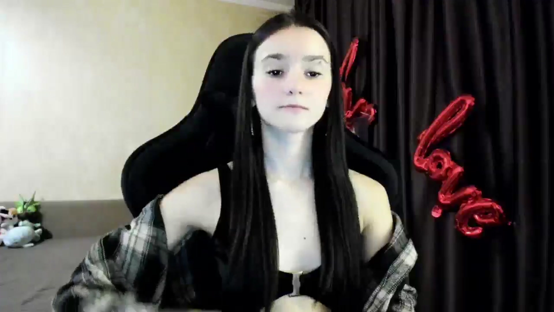 Gallery image thumbnail from Madison_Burke's myfreecams stream on, 12/13/2025, 17:53 image 13 of 20