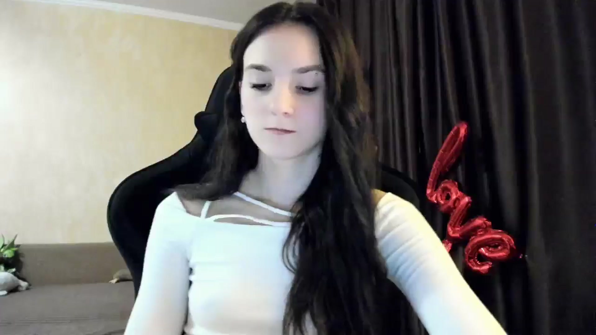 Gallery image thumbnail from Madison_Burke's myfreecams stream on, 12/21/2025, 19:59 image 17 of 20