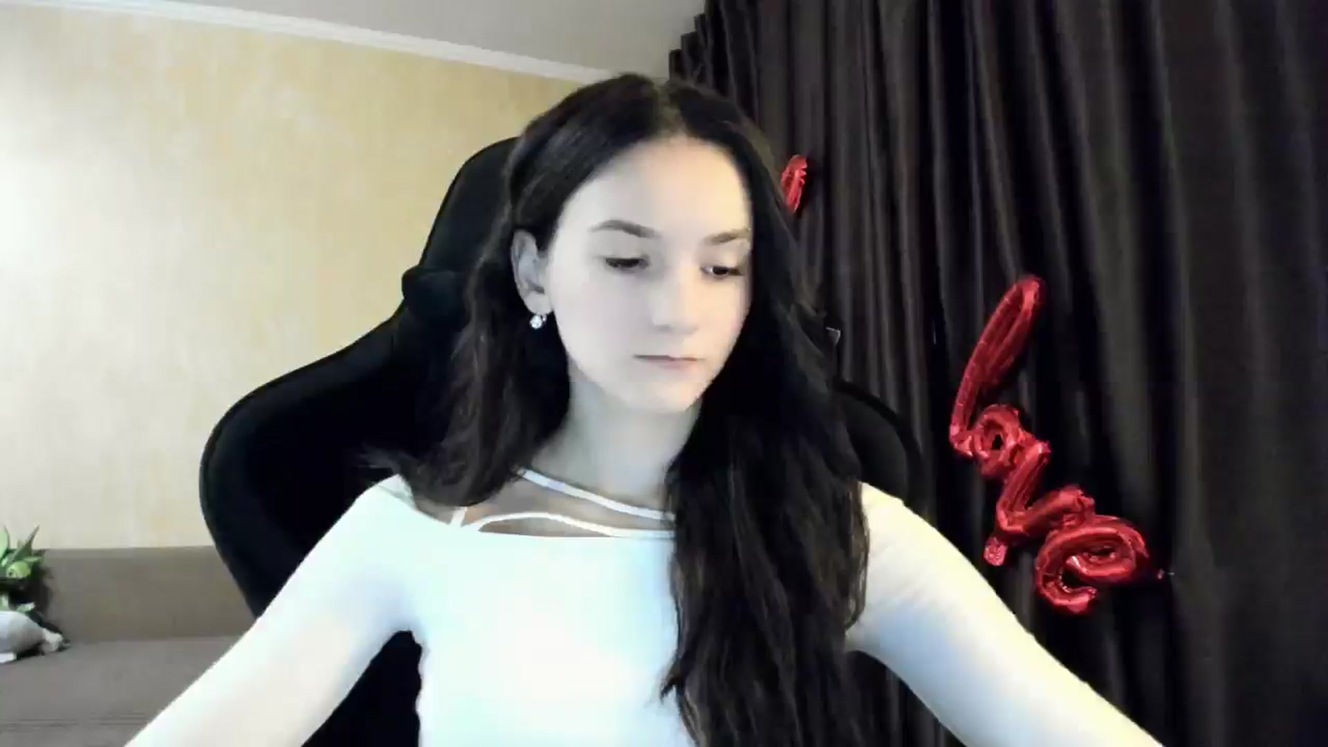 Gallery image thumbnail from Madison_Burke's myfreecams stream on, 12/21/2025, 19:59 image 14 of 20