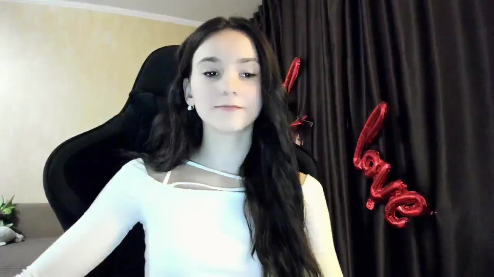 Gallery image thumbnail from Madison_Burke's myfreecams stream on, 12/21/2025, 19:59 image 13 of 20