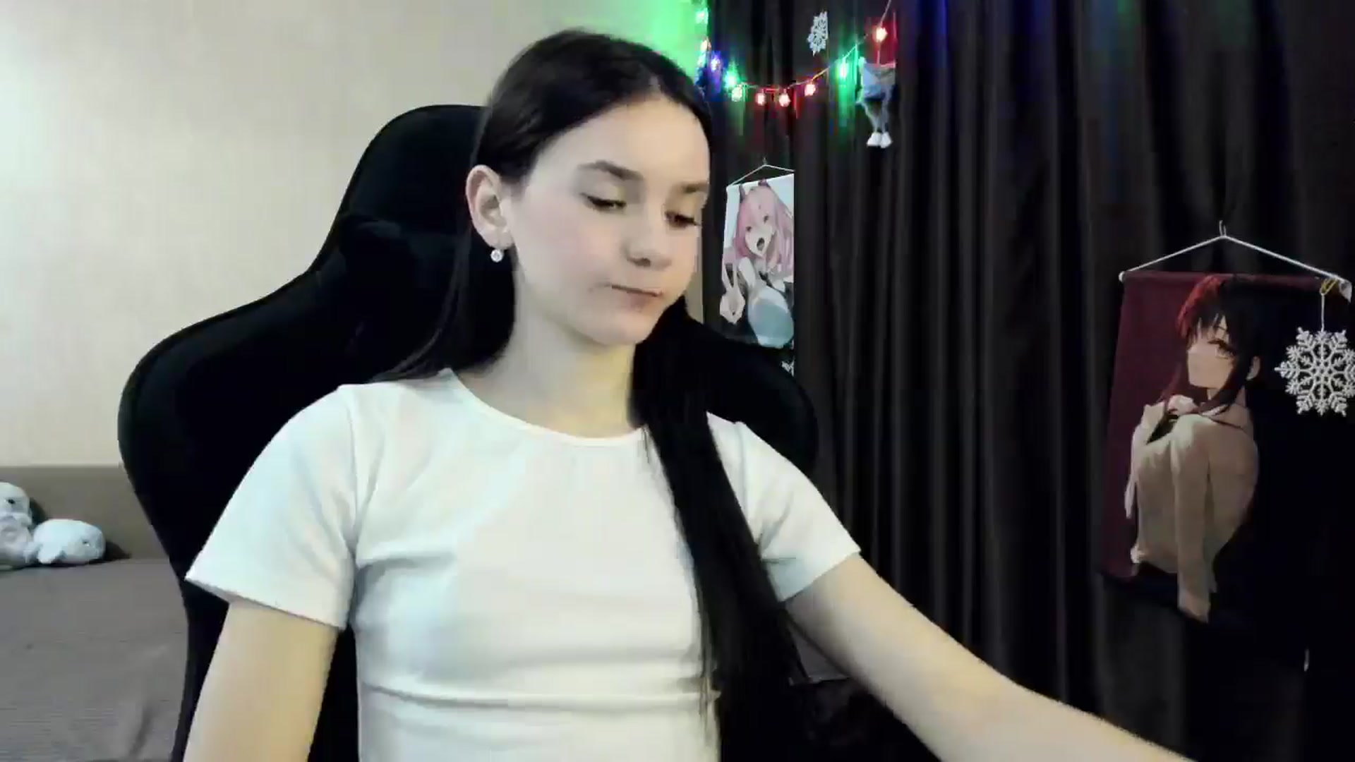 Gallery image thumbnail from Madison_Burke's myfreecams stream on, 12/25/2025, 24:20 image 15 of 20