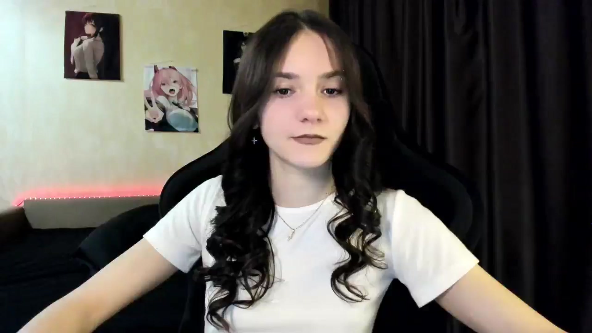 Gallery image thumbnail from Madison_Burke's myfreecams stream on, 04/21/2026, 18:51 image 14 of 20