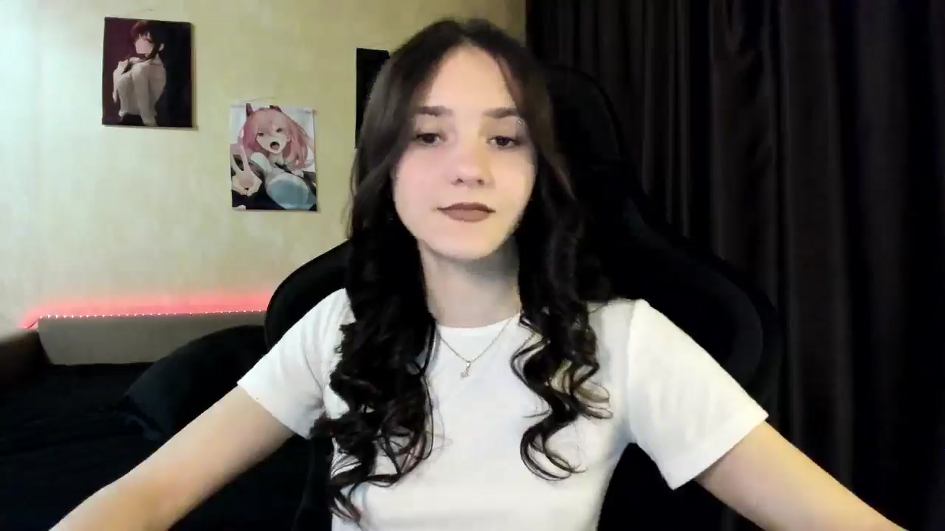 Gallery image thumbnail from Madison_Burke's myfreecams stream on, 04/21/2026, 18:51 image 18 of 20