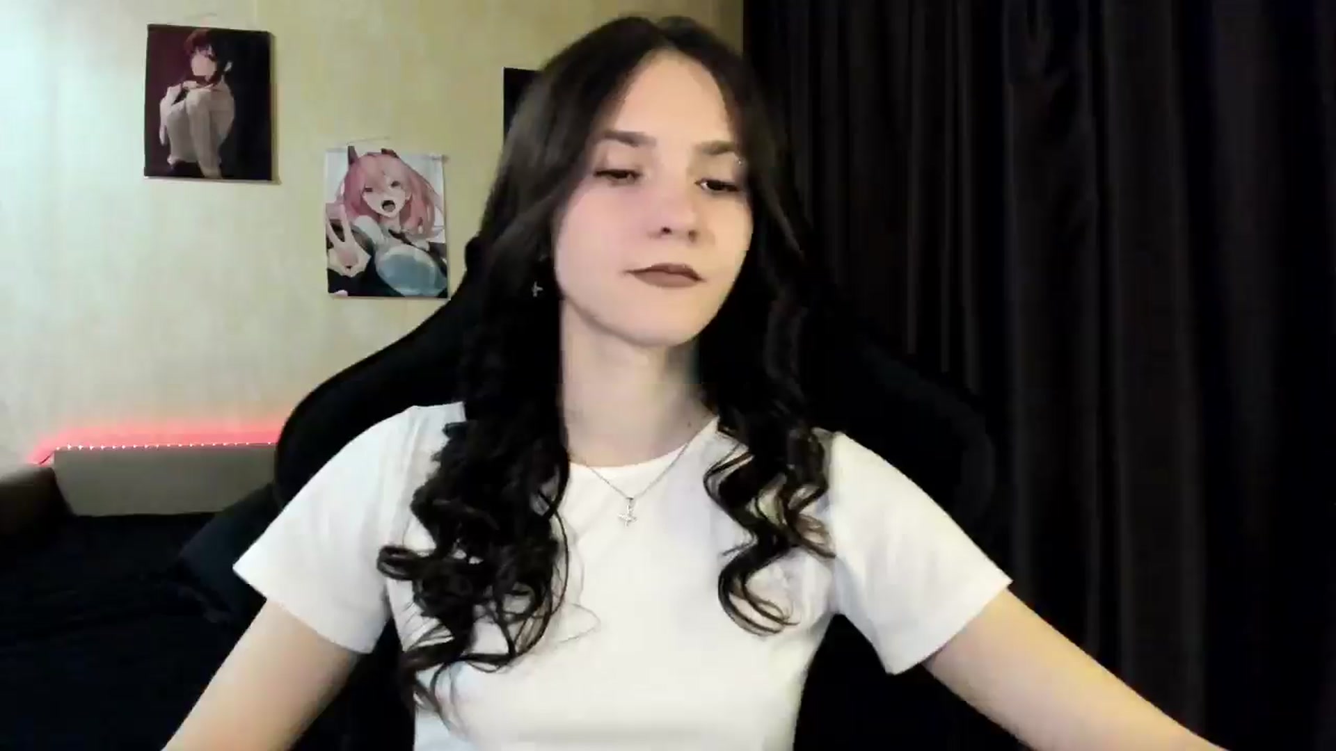 Gallery image thumbnail from Madison_Burke's myfreecams stream on, 04/21/2026, 18:51 image 4 of 20