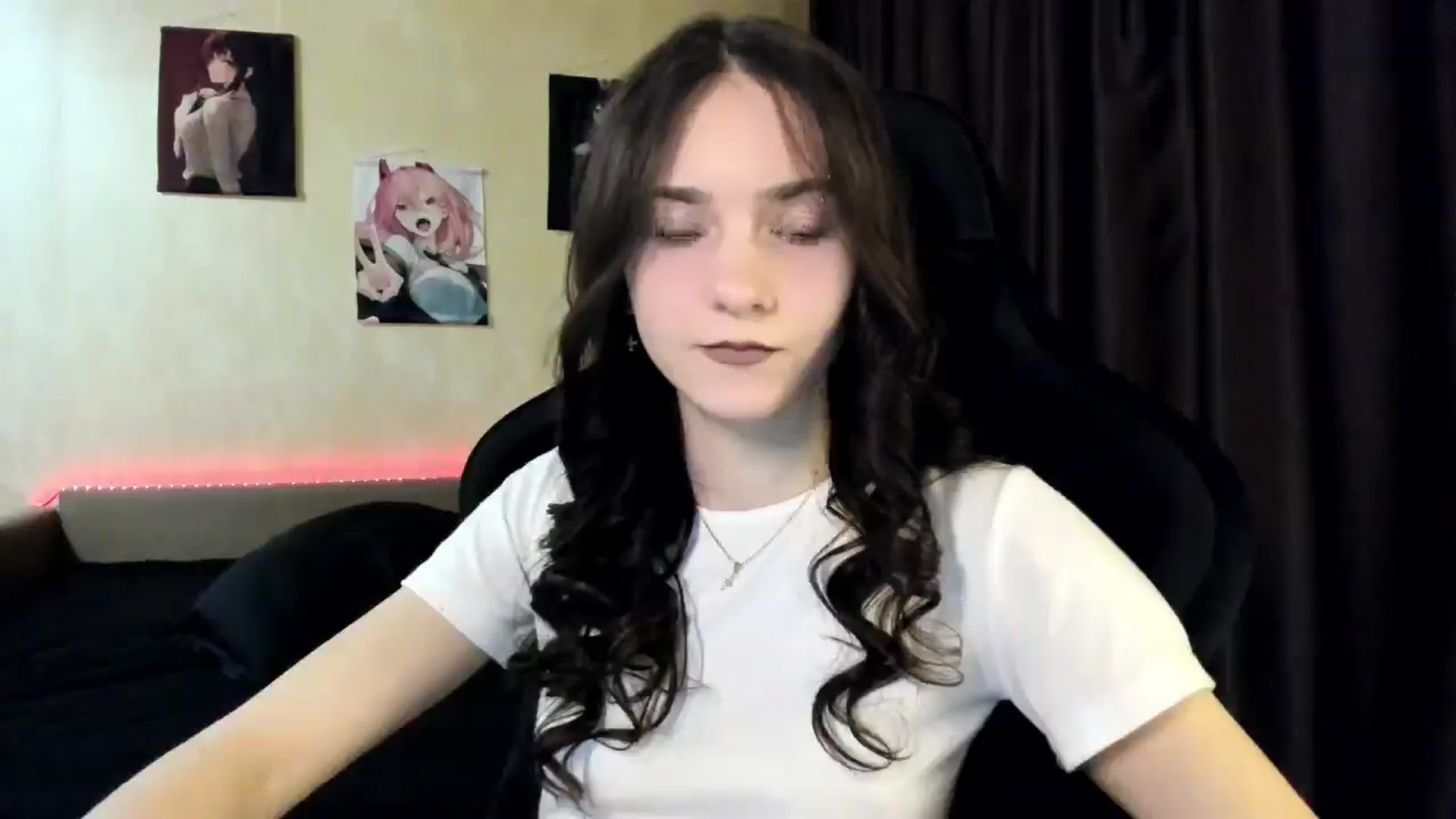 Gallery image thumbnail from Madison_Burke's myfreecams stream on, 04/21/2026, 18:51 image 11 of 20
