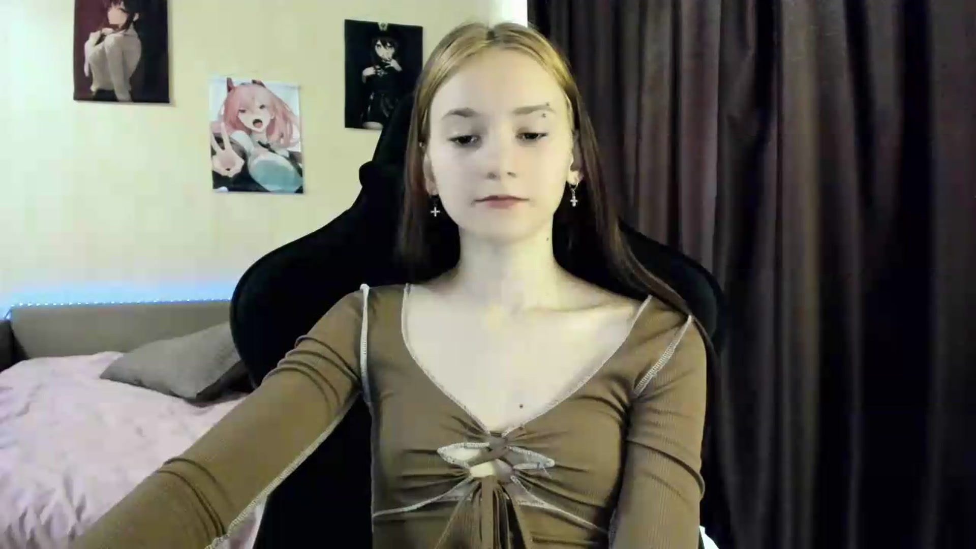 Gallery image thumbnail from Madison_Burke's myfreecams stream on, 05/26/2026, 04:06 image 16 of 20