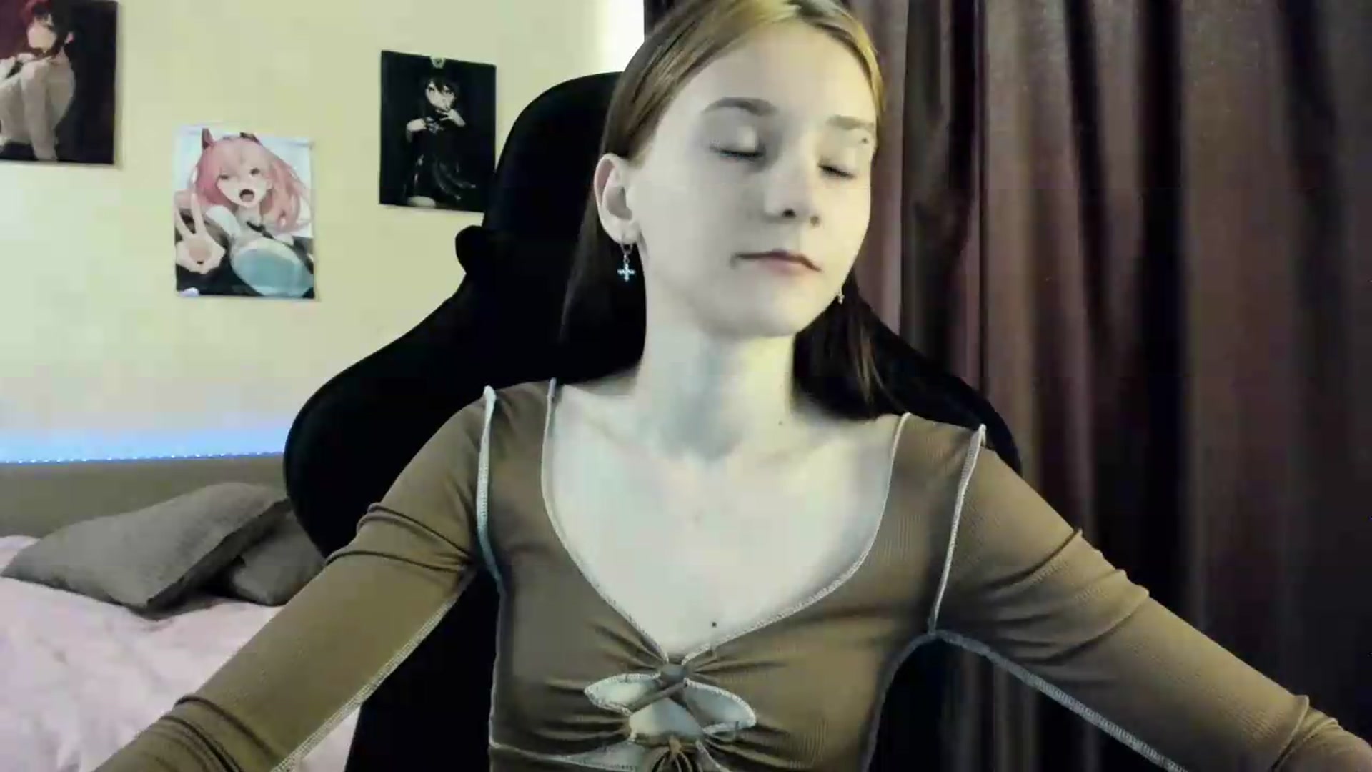 Gallery image thumbnail from Madison_Burke's myfreecams stream on, 05/26/2026, 05:59 image 17 of 20