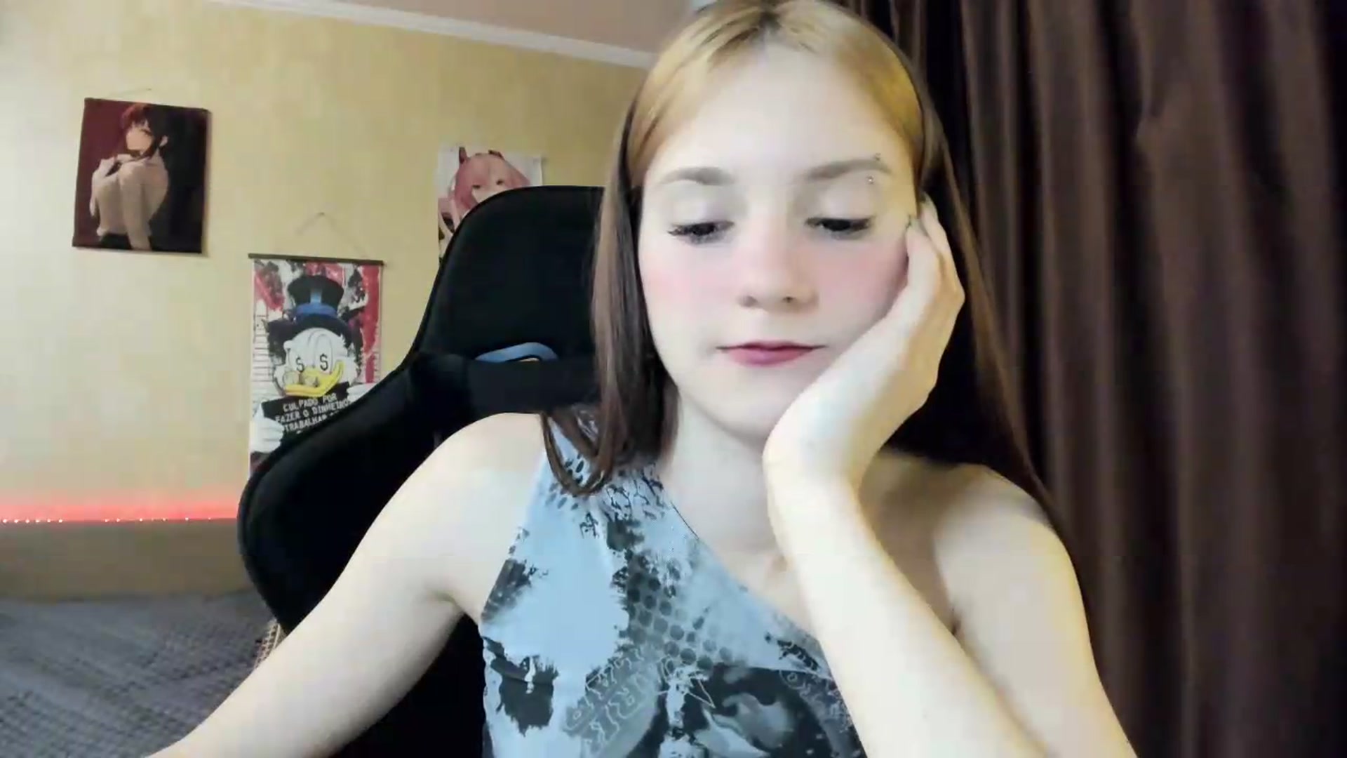 Gallery image thumbnail from Madison_Burke's myfreecams stream on, 05/31/2026, 17:18 image 18 of 20