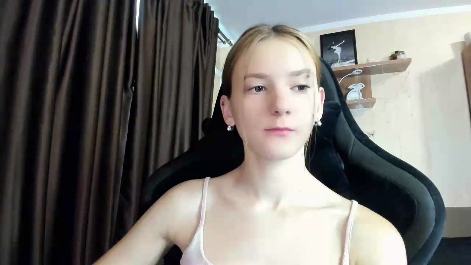 Gallery image thumbnail from Madison_Burke's myfreecams stream on, 07/21/2026, 05:25 image 2 of 20