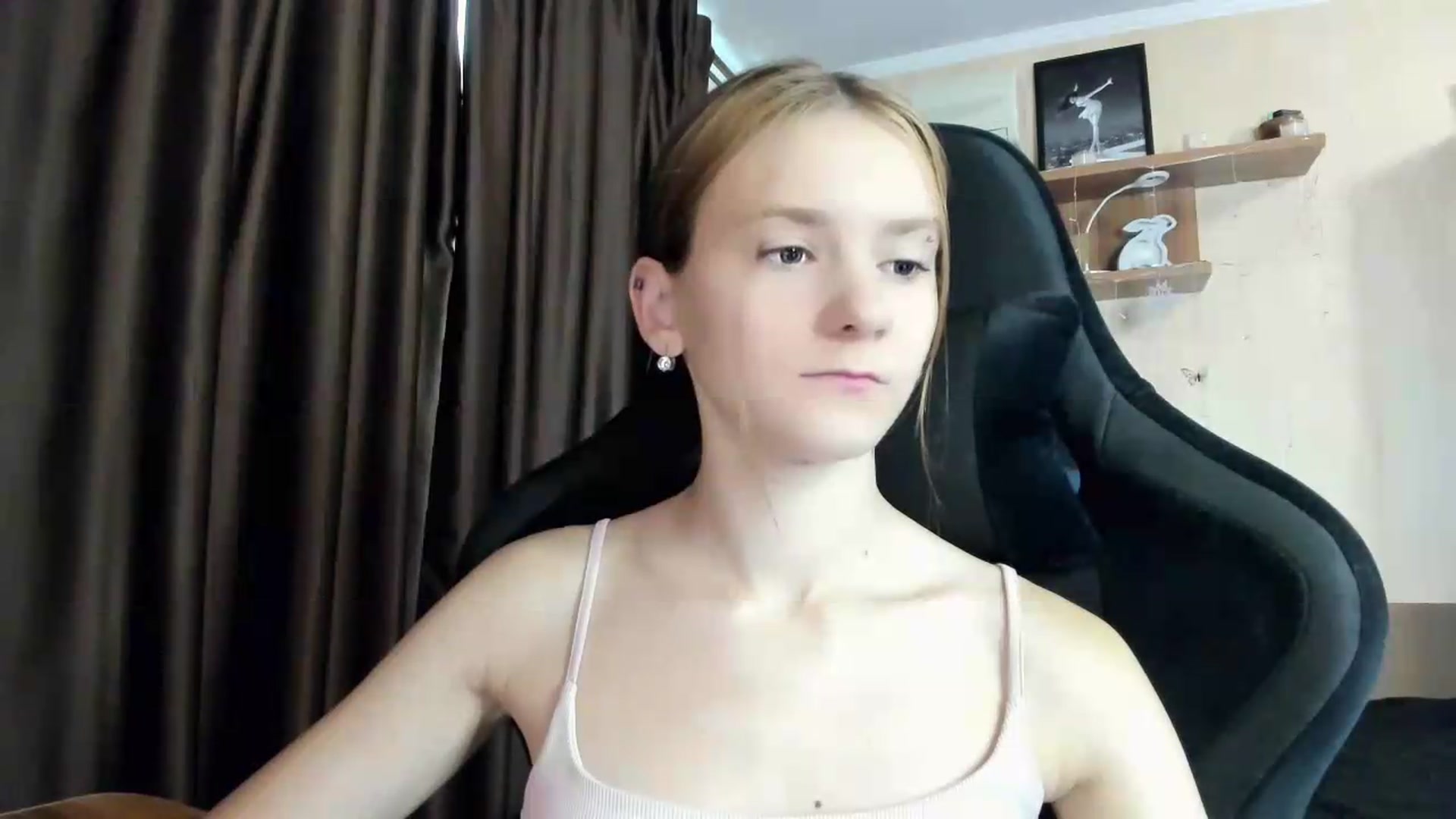 Gallery image thumbnail from Madison_Burke's myfreecams stream on, 07/21/2026, 05:25 image 15 of 20