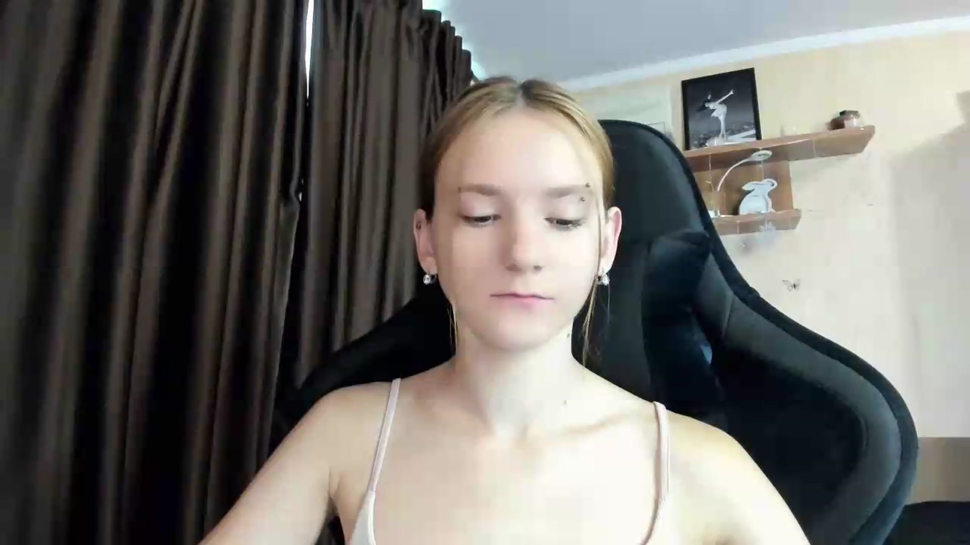 Gallery image thumbnail from Madison_Burke's myfreecams stream on, 07/21/2026, 05:25 image 13 of 20